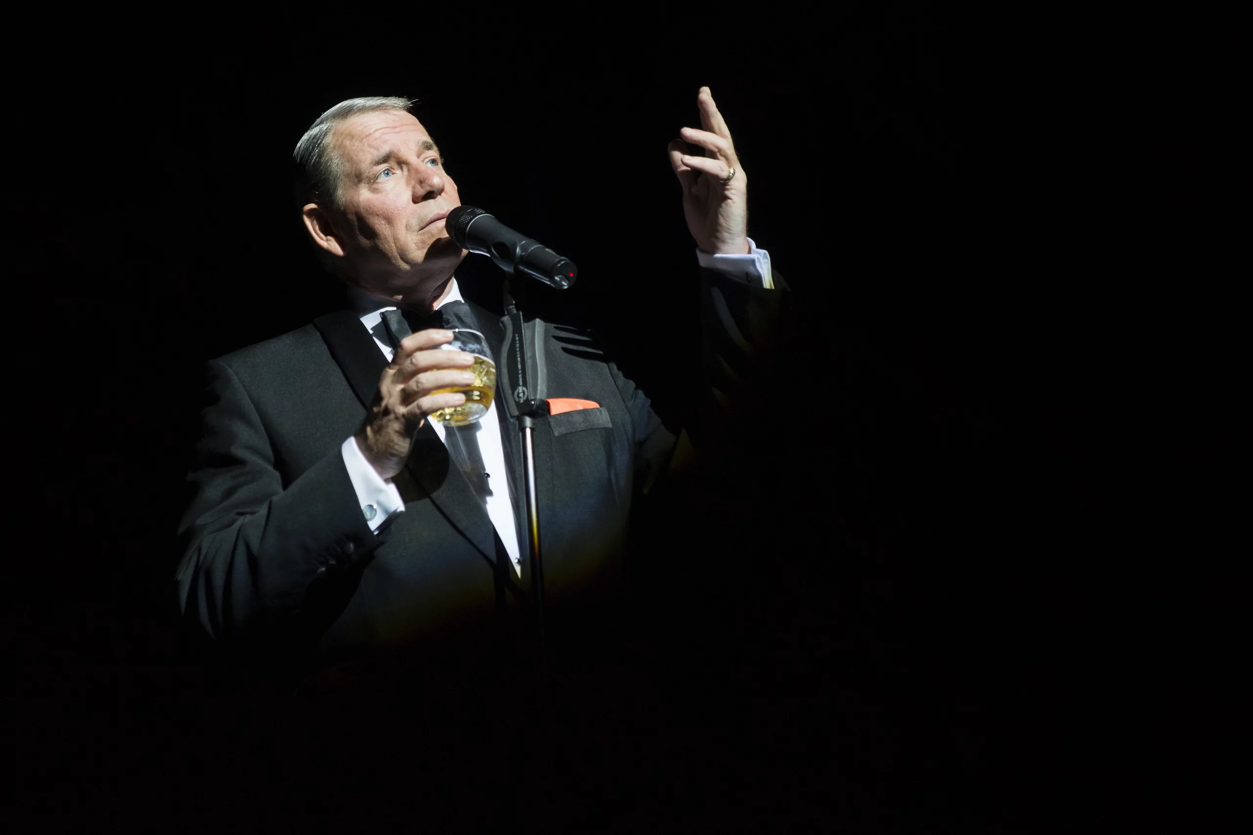 Sinatra-and-Friends_Stephen-Triffit(Frank-Sinatra)_Foto_Andy-Juchli