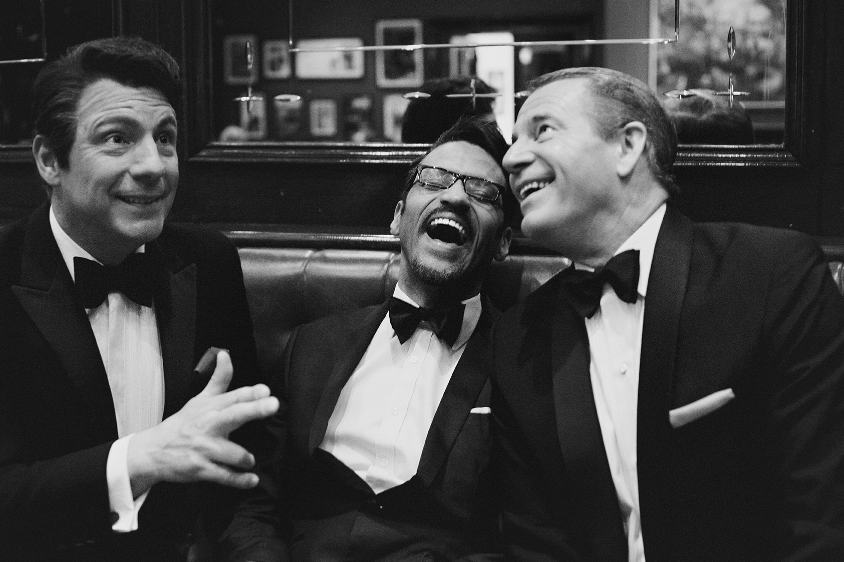 Sinatra-and-Friends_Mark-Adams(Dean-Martin)_George-Daniel-Long(Sammy-Davis-Jr)_Stephen-Triffit(Frank-Sinatra)_Foto_Andy-Juchli - schwarz weiß Bild