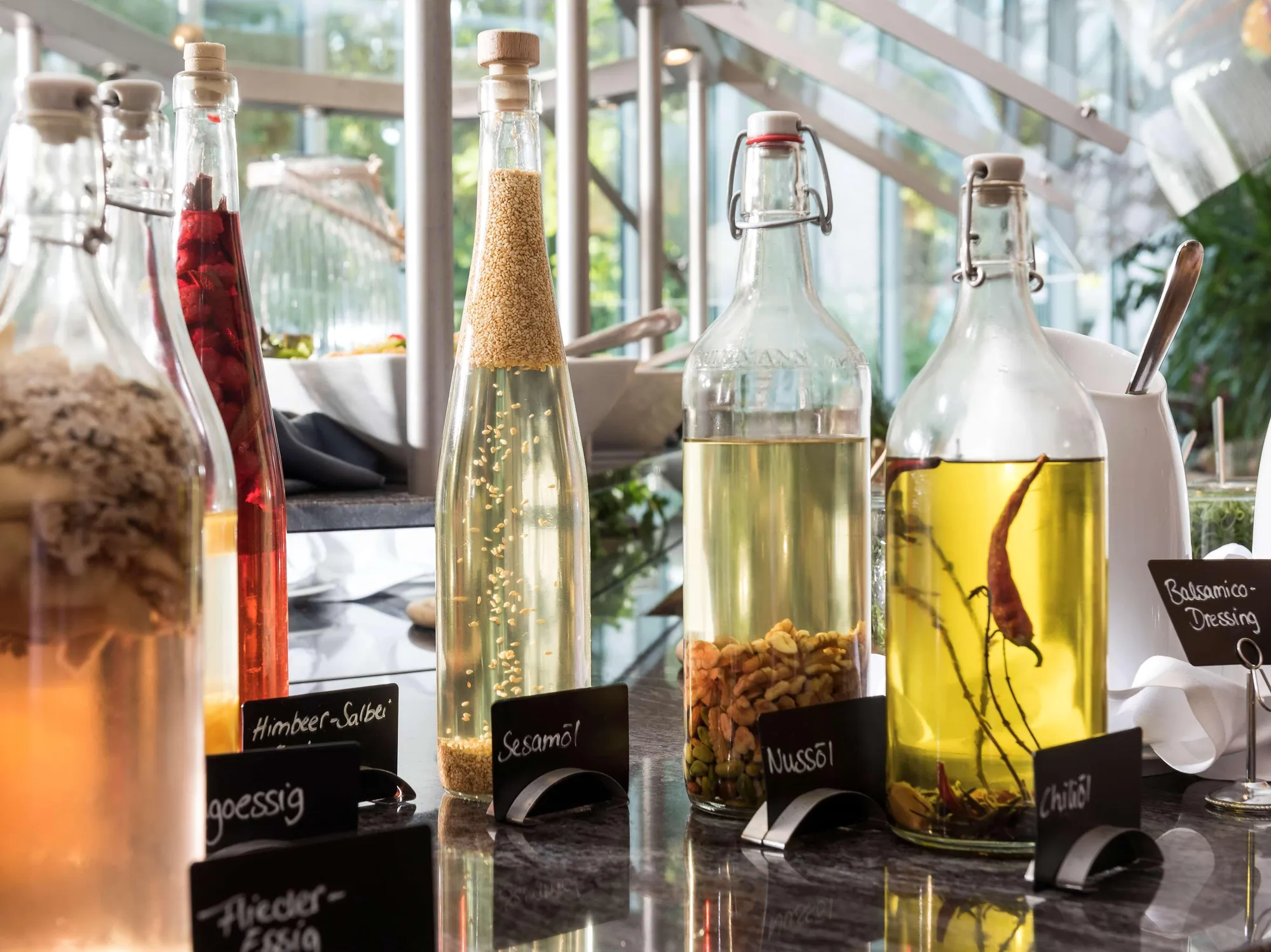 Best Western Premier Parkhotel Bad Mergentheim - Zutaten für das Frühstücksbuffet in Gläsern