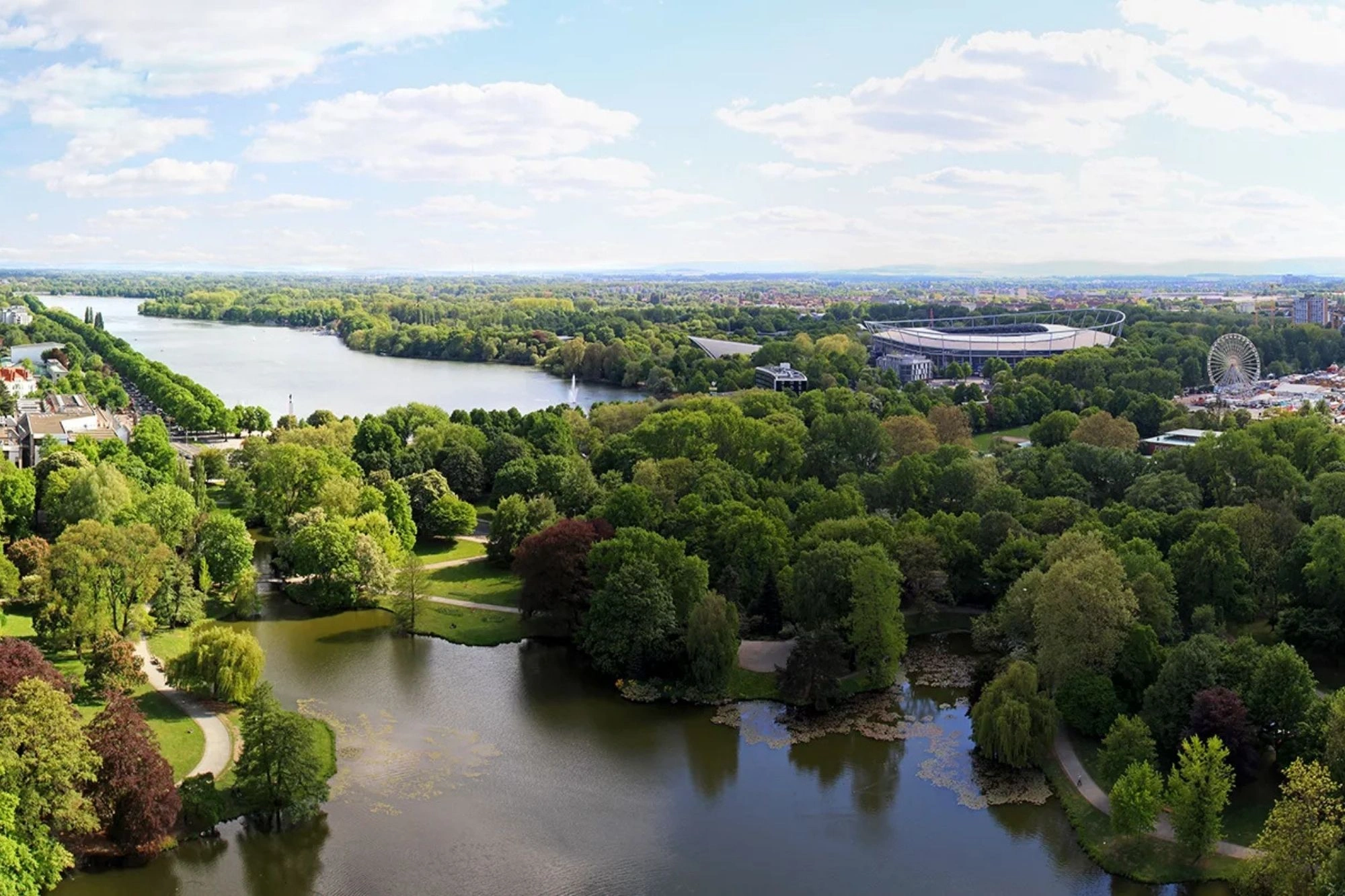 Blick auf den Maschsee in Hannover von der Rathauskuppel aus