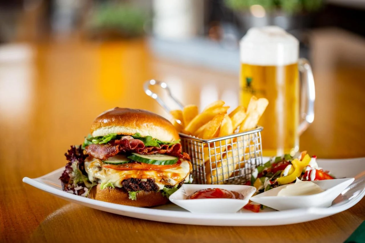 Watzdorfer Geleitschenke - Hamburger, Bier