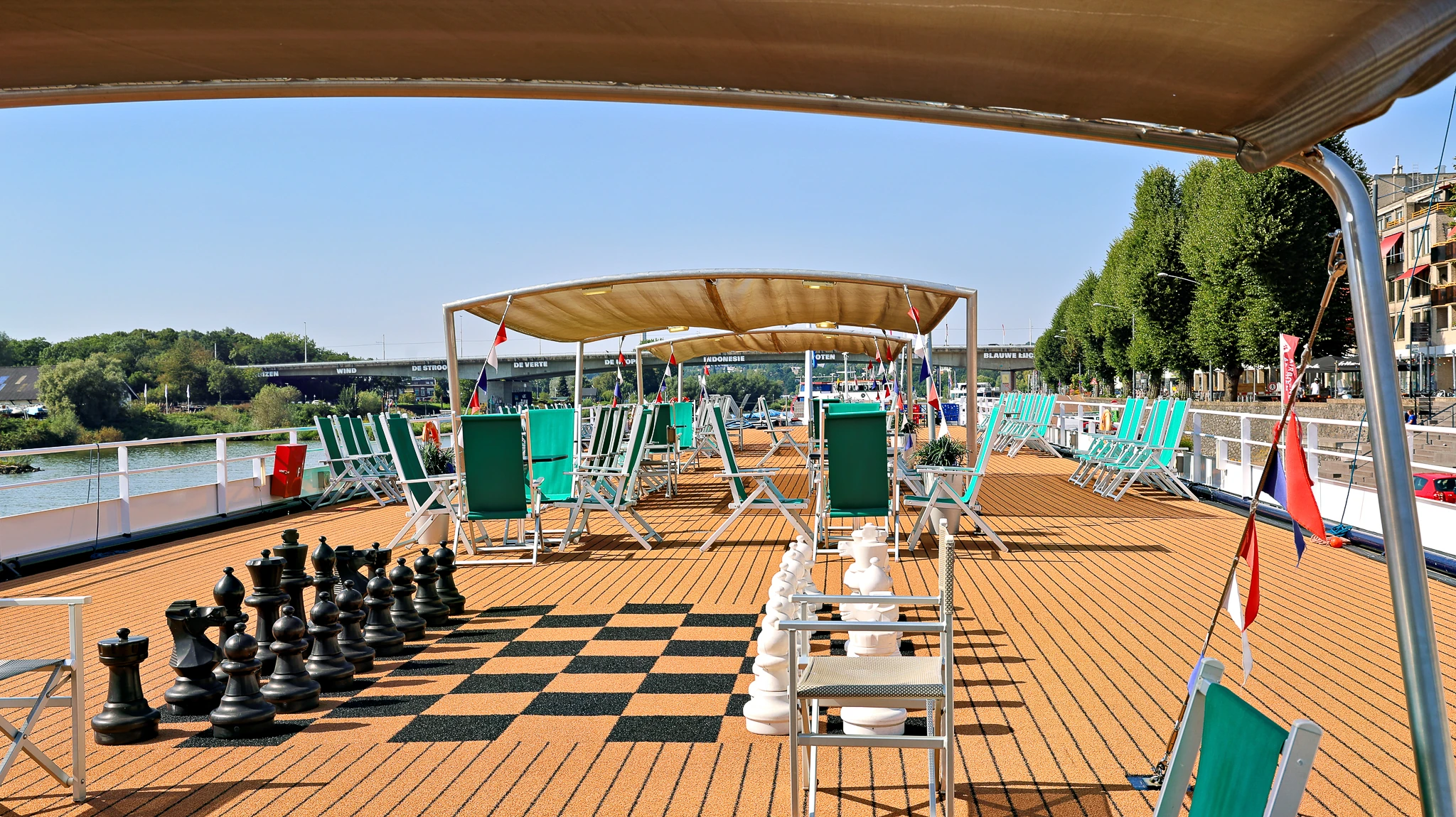 59 - Dutch Grace Sundeck www-1