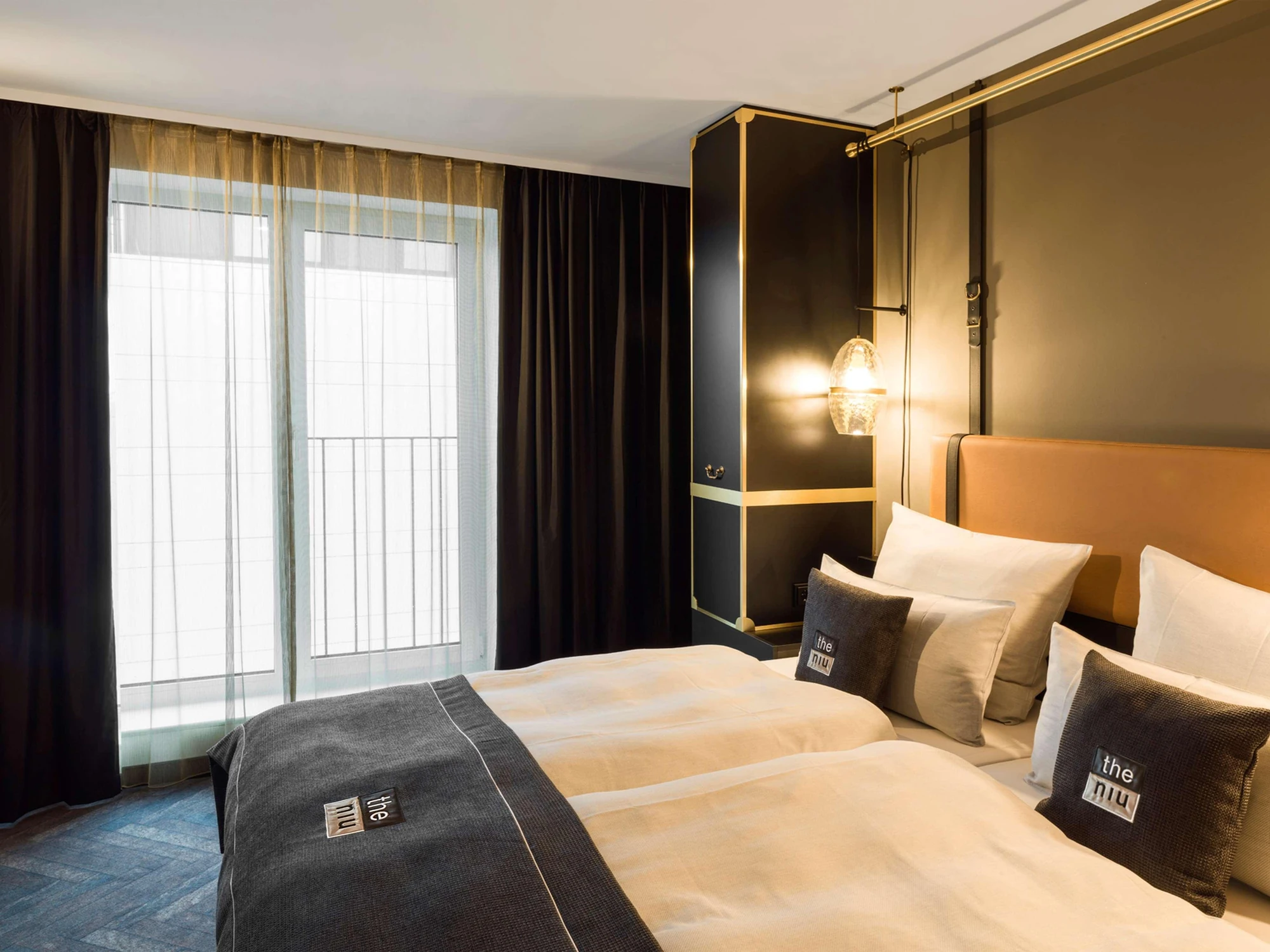 647696a_hb_w_028_the-niu-cobbles-essen-zimmer