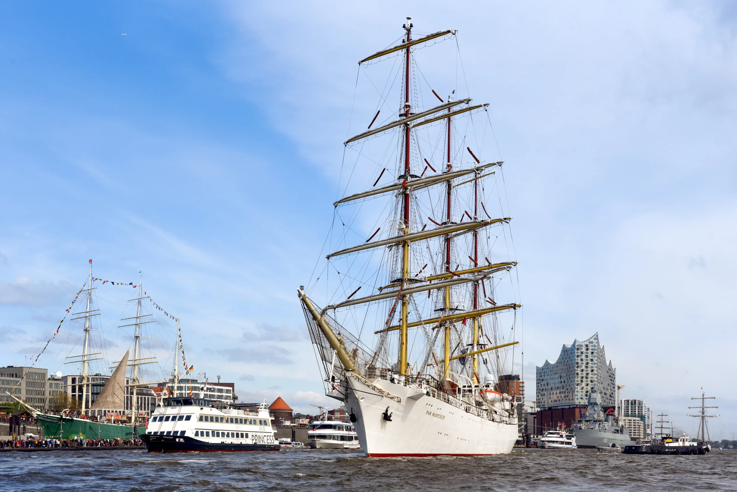 834. Hafengeburtstag (2023) - Dreimaster im Hafen