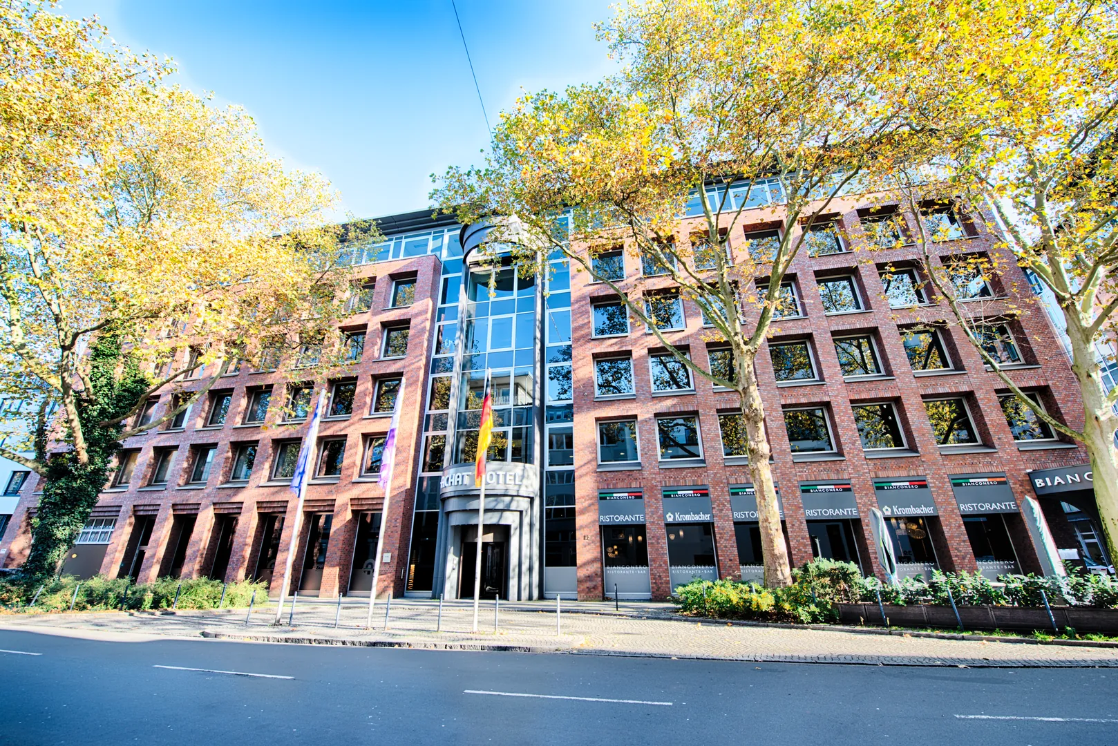 Achat Hotel Bremen City Außenansicht bei Sonne