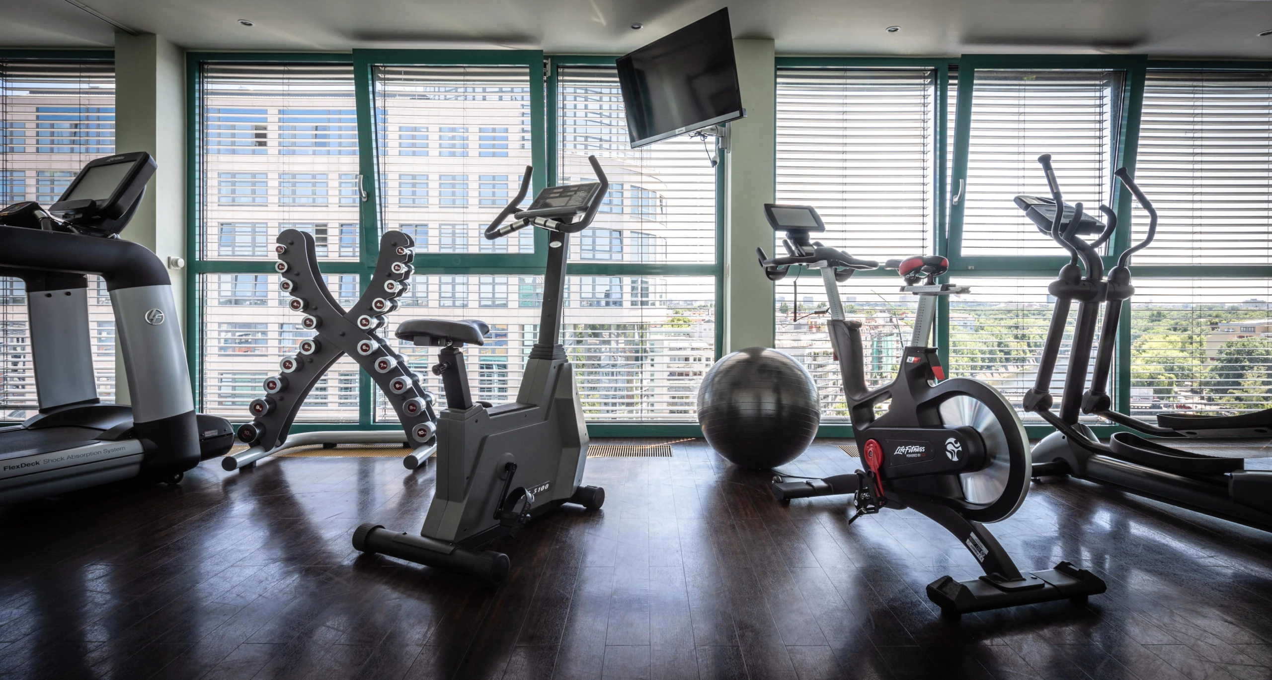 Fitnessgeräte im Ameron Hotel Abion Spreebogen in der Stadt Berlin