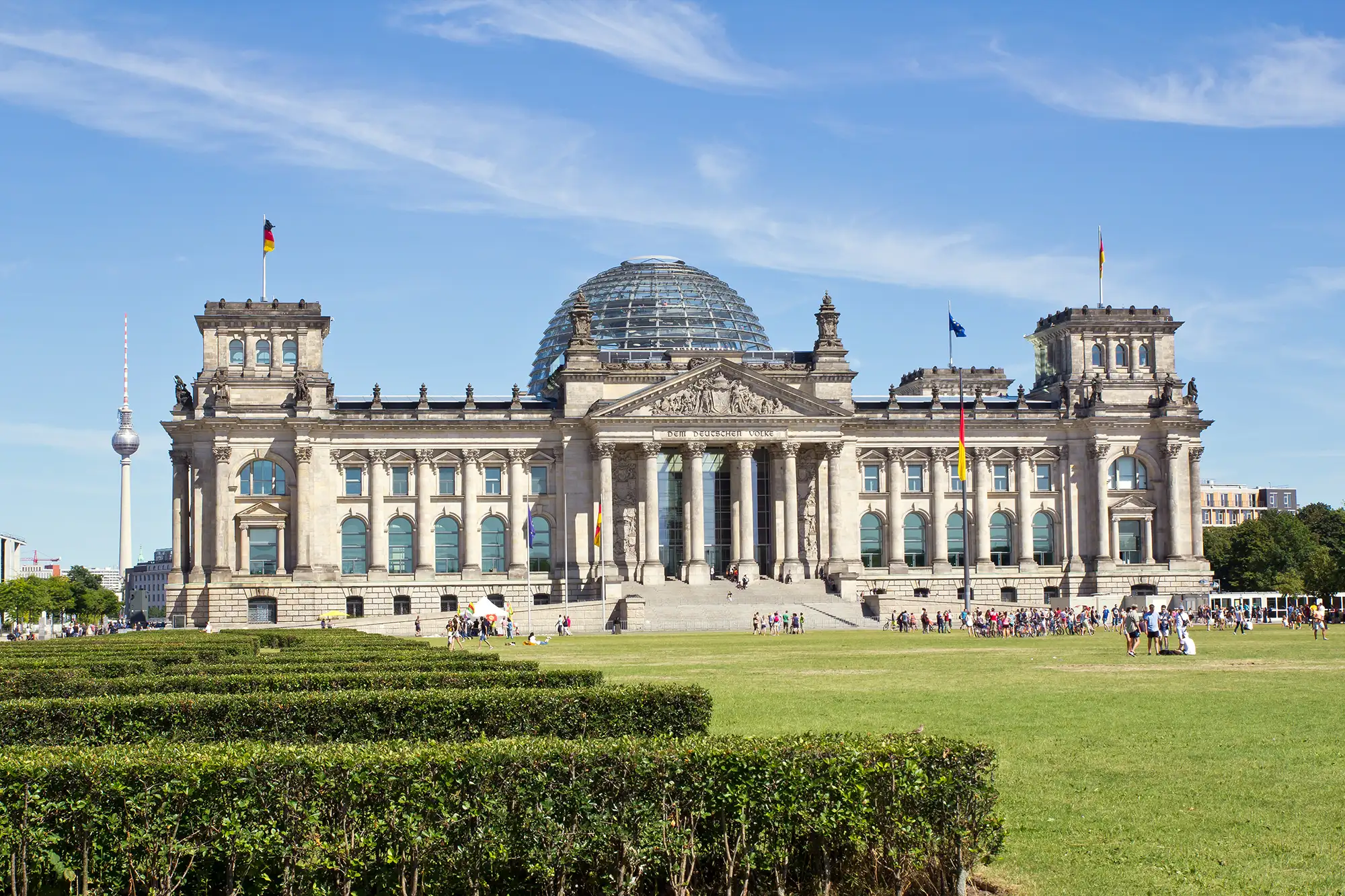 Der Berliner Reichstag mit seiner Glaskuppel
