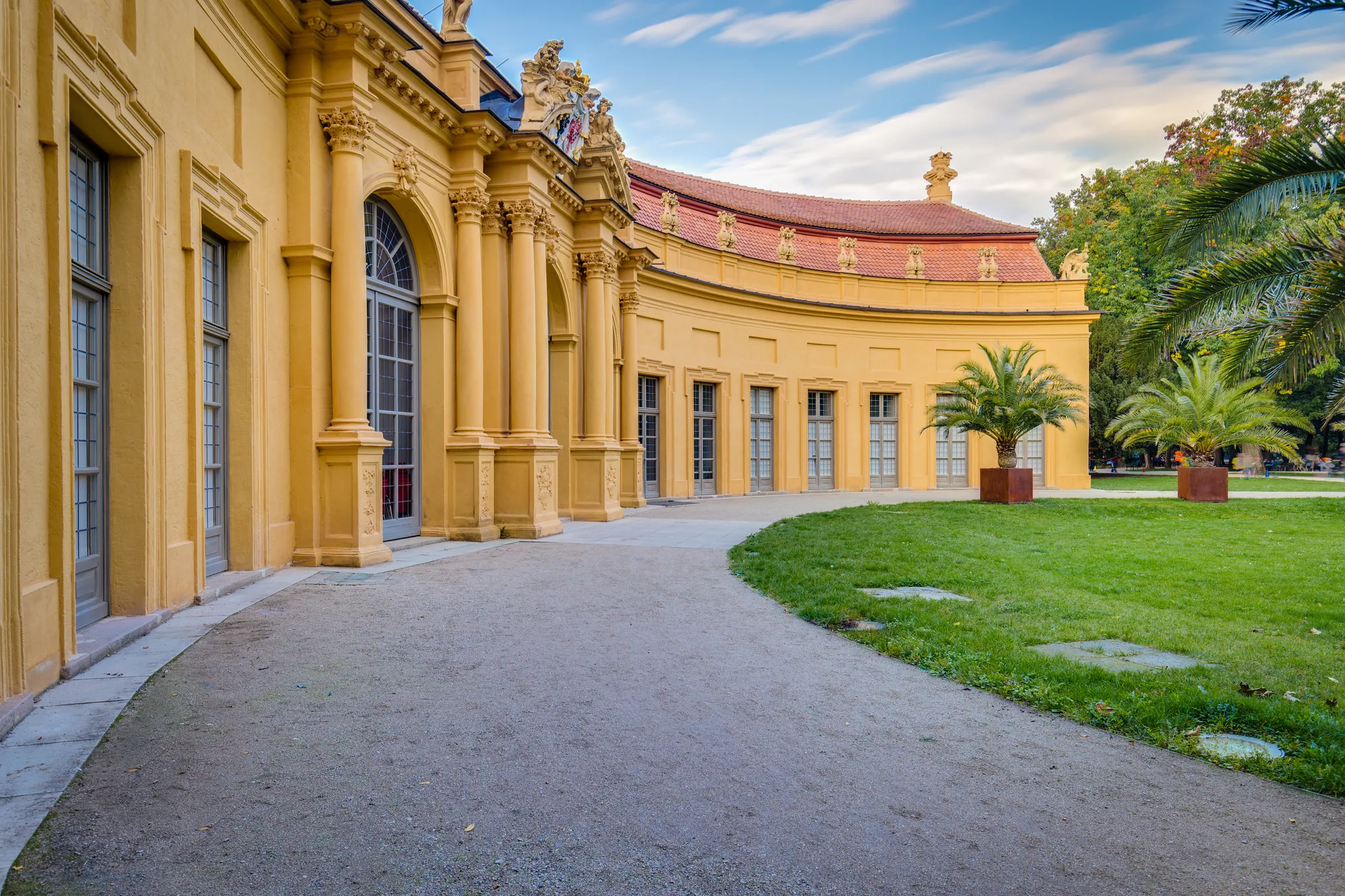 Erlangen Orangerie - seitlicher Bick auf historisches Gebäude Orangerie