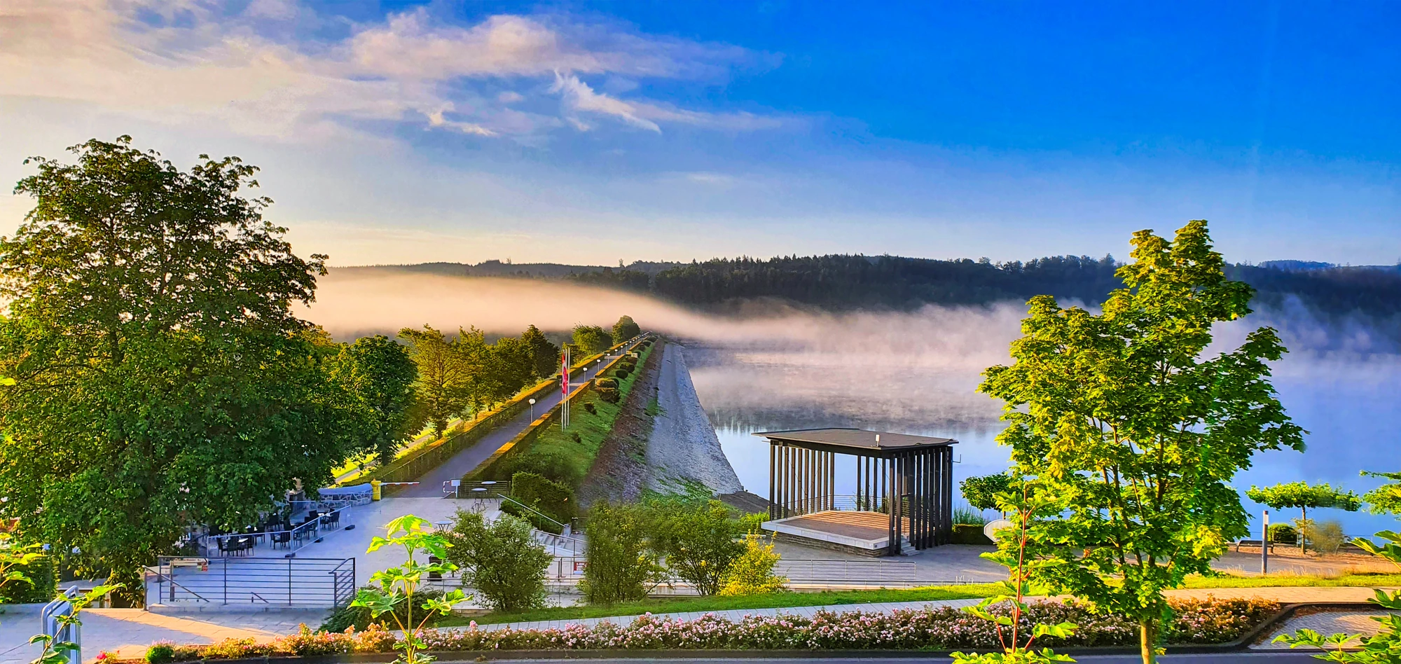 Sauerland - Aussicht auf den Sorpesee bei schönem Wetter