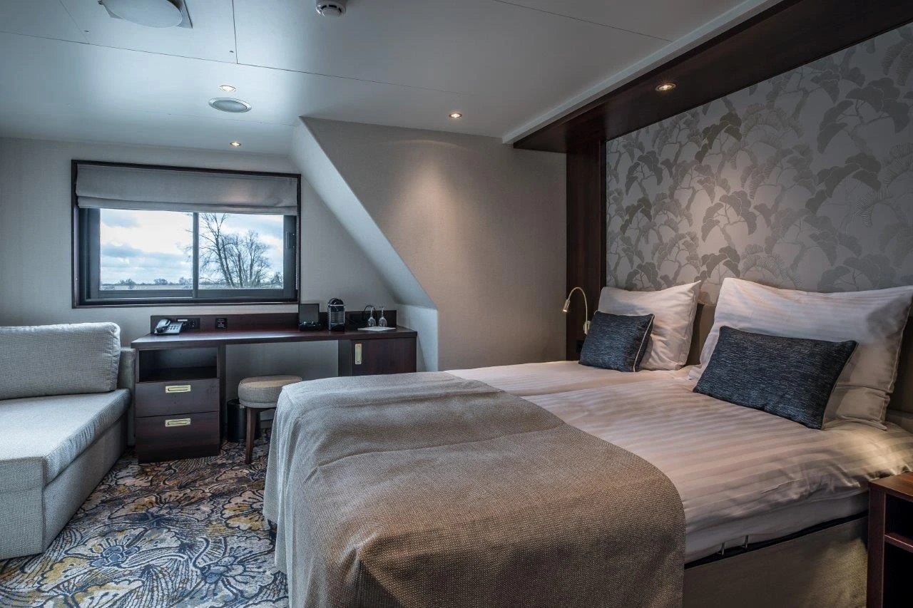 Elegantes Doppelzimmer mit modernen Akzenten