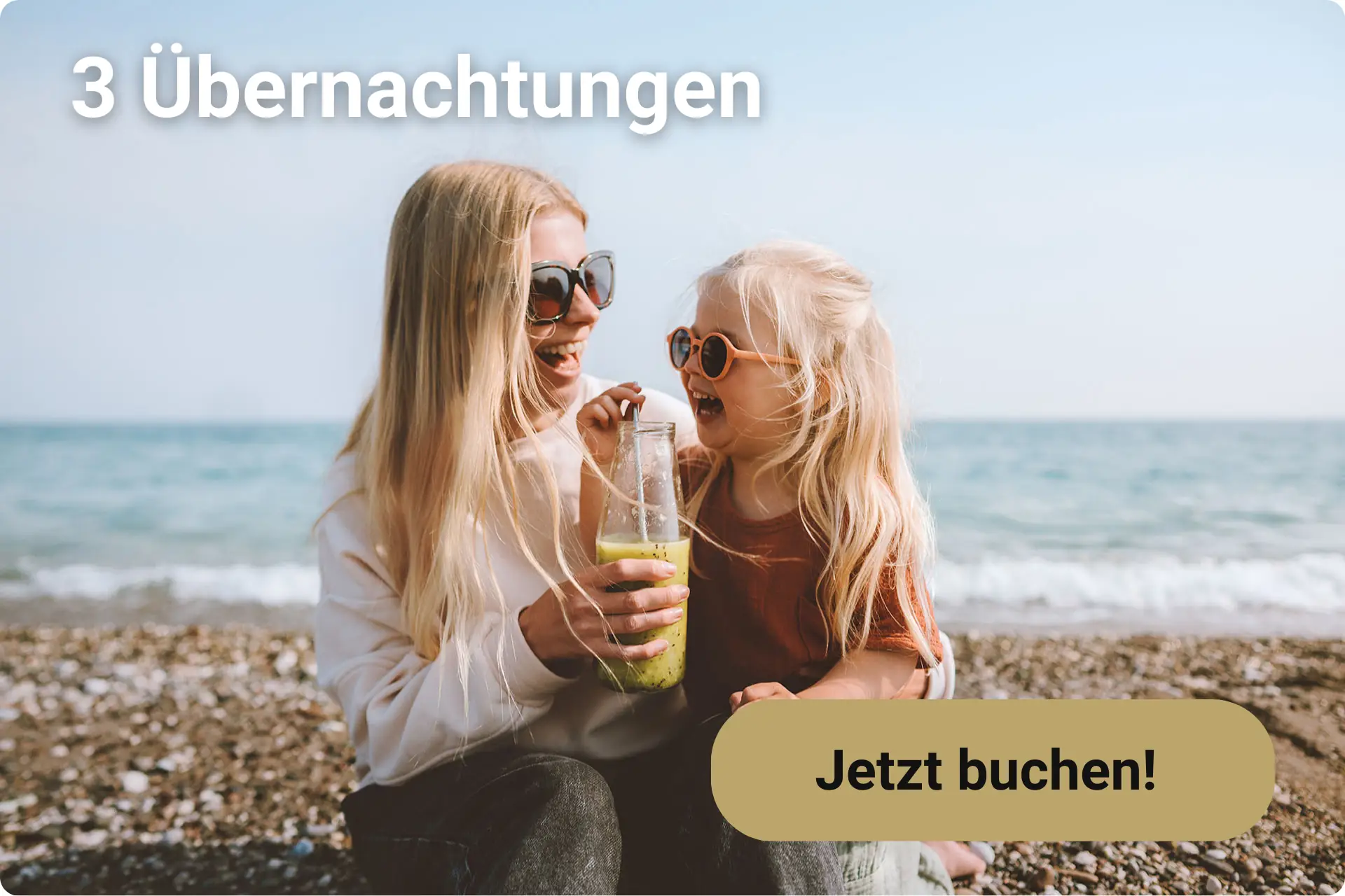 Frau mit Kind am Meer im BEECH Resort Boltenhagen als Angebotskachel für 7 Übernachtungen