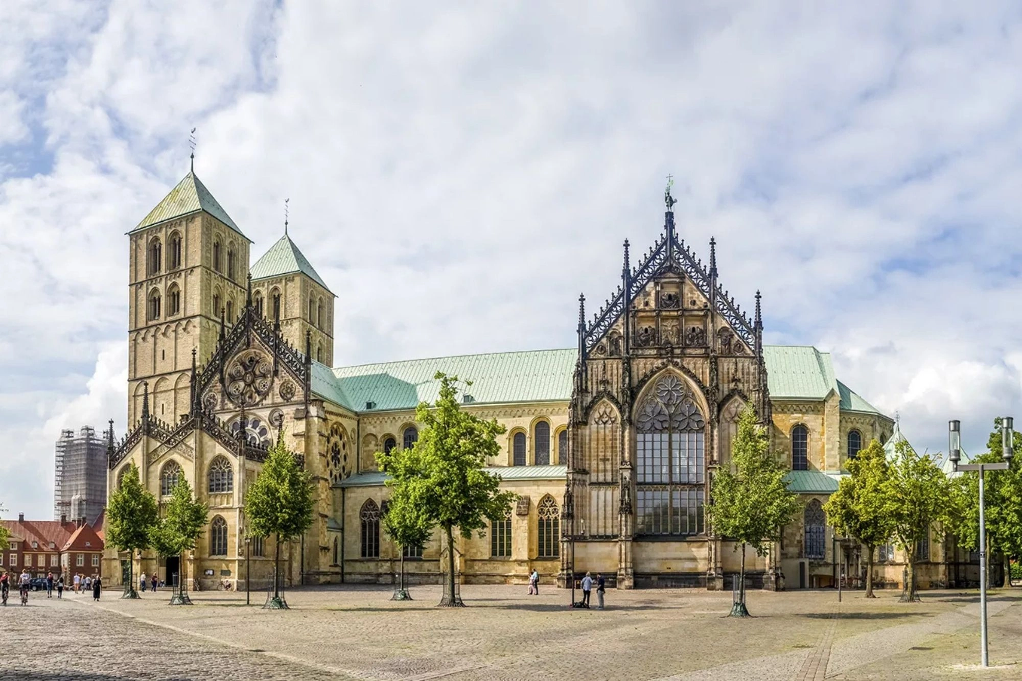 St. Paulus Dom in Münster im Sommer