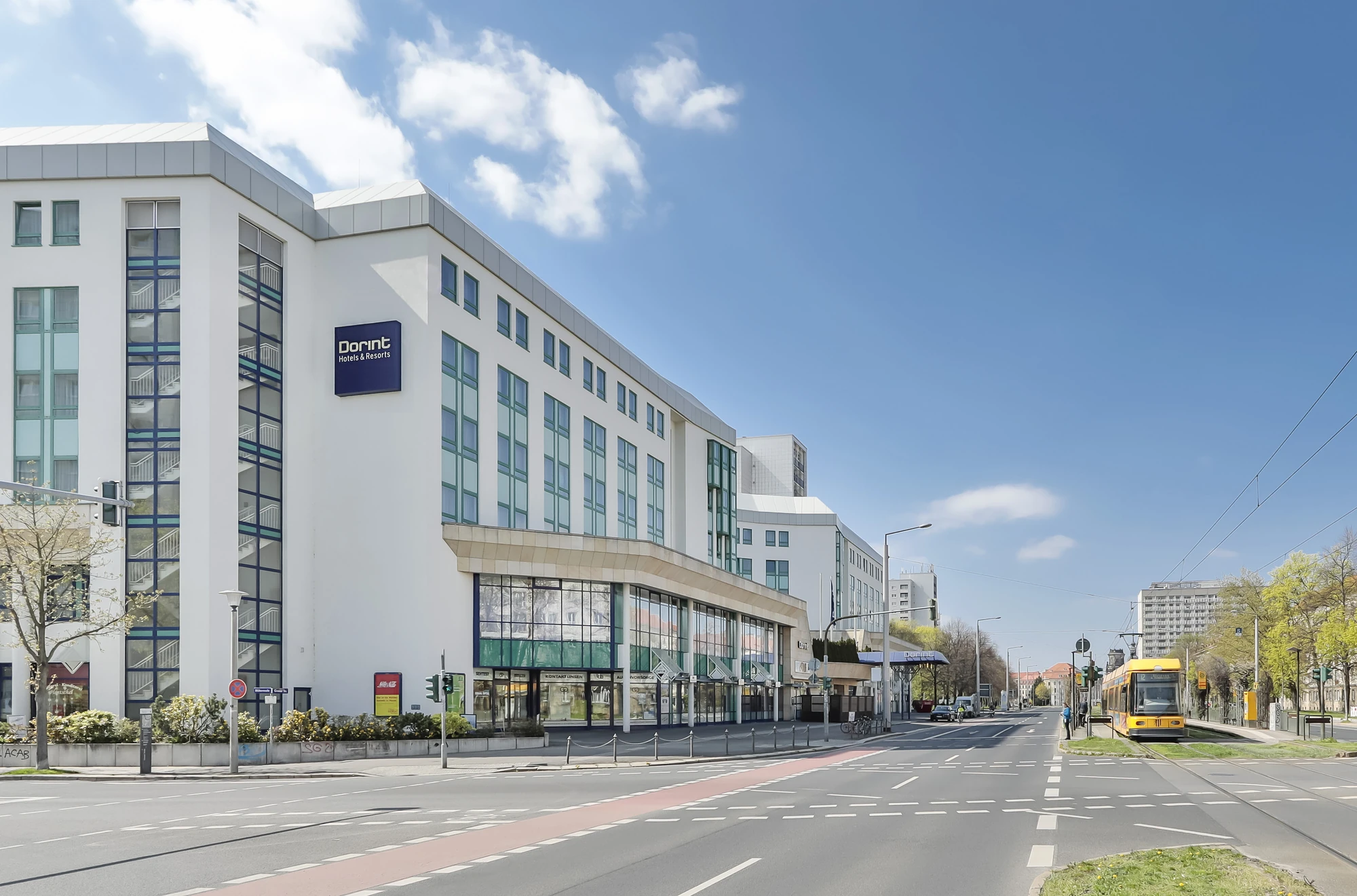 Dorint-Hotel-Dresden-Aussenansicht_Tag