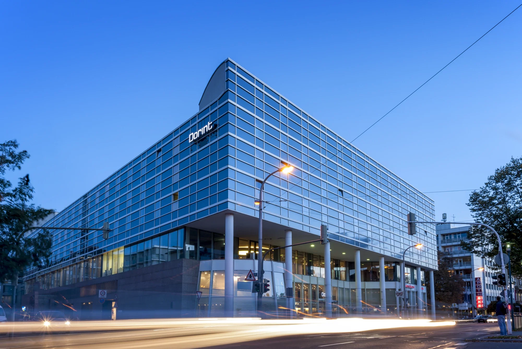 Dorint-Kongresshotel-Mannheim-aussen-abend