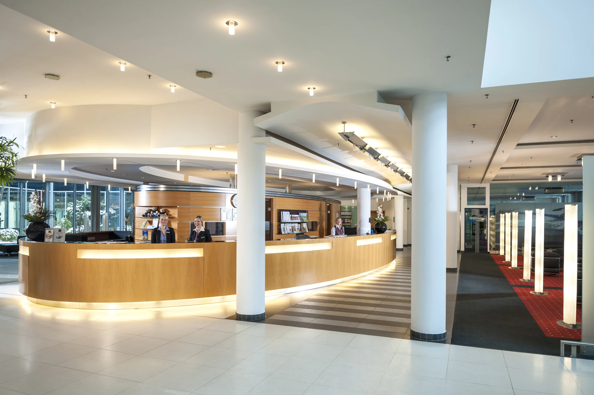 Dorint Hotel Potsdam, weitläufige helle Lobby