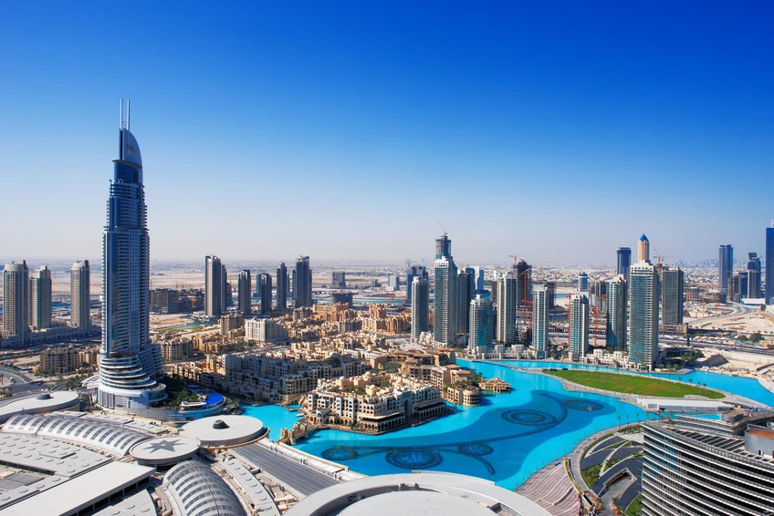 Panoramablick auf Dubai mit seiner Skyline und Luxushotels