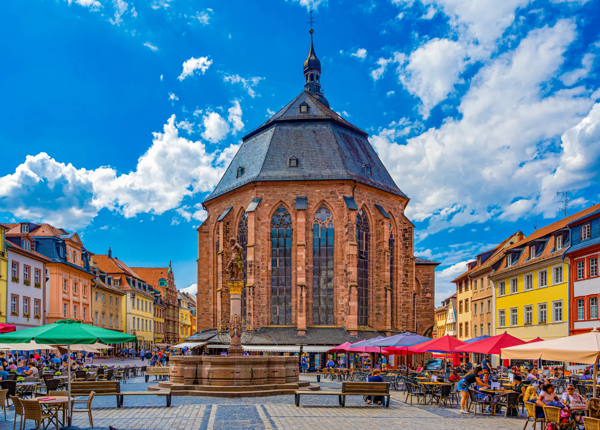 Die Heiligen-Geist-Kirche auf dem Markplatz in Heidelberg