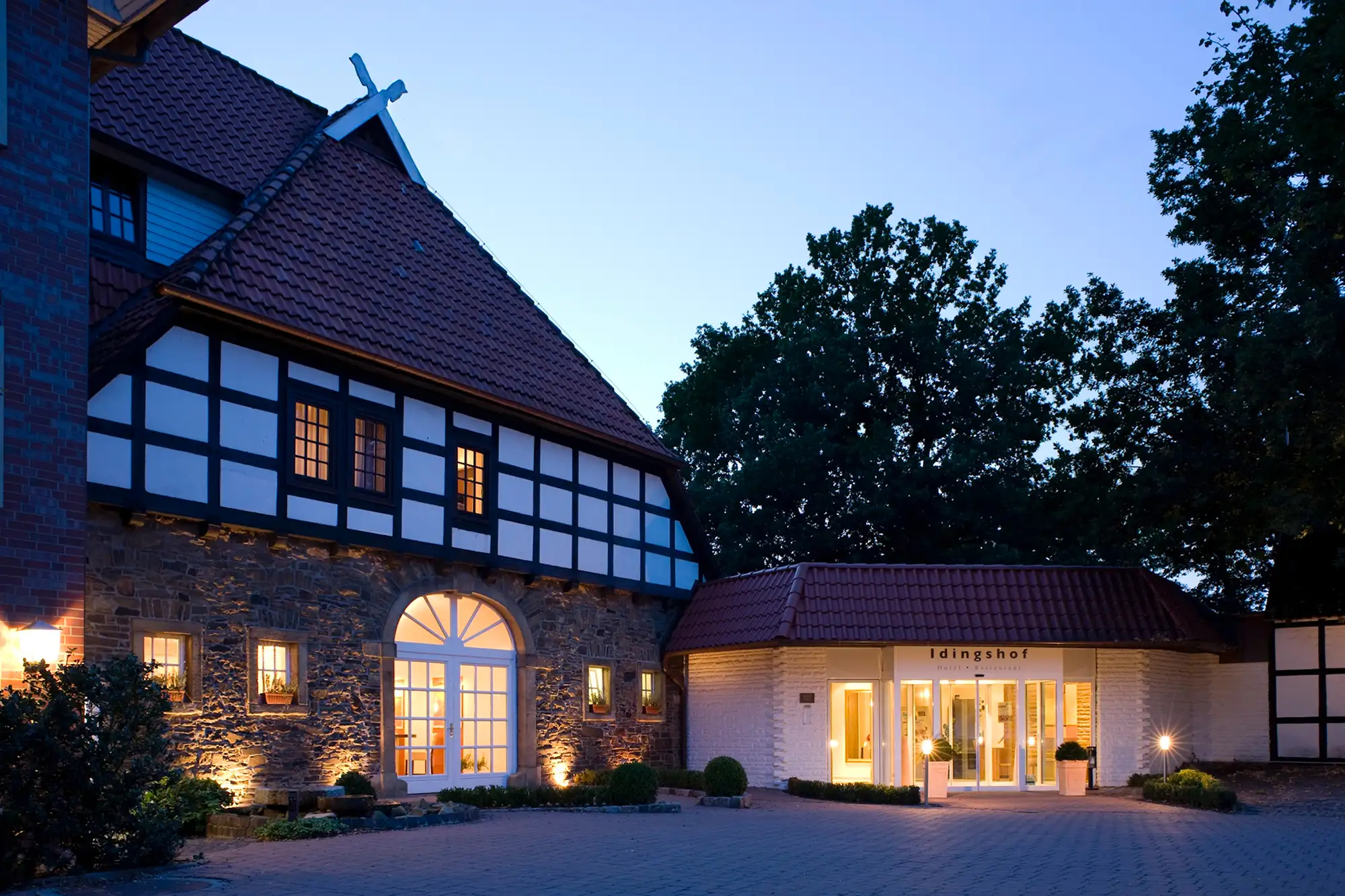 Idingshof Bramsche - Hoteleingang auf dem Hof