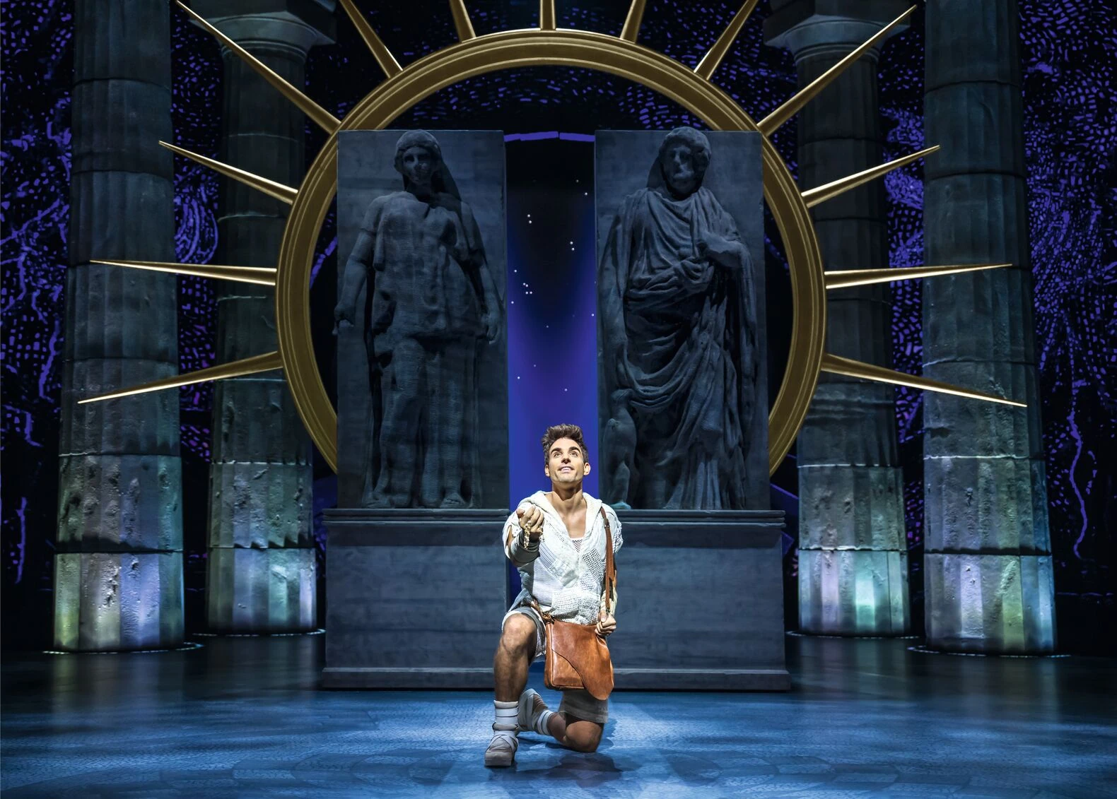 Disneys Hercules in Hamburg, Szenenbild Hercules knieend