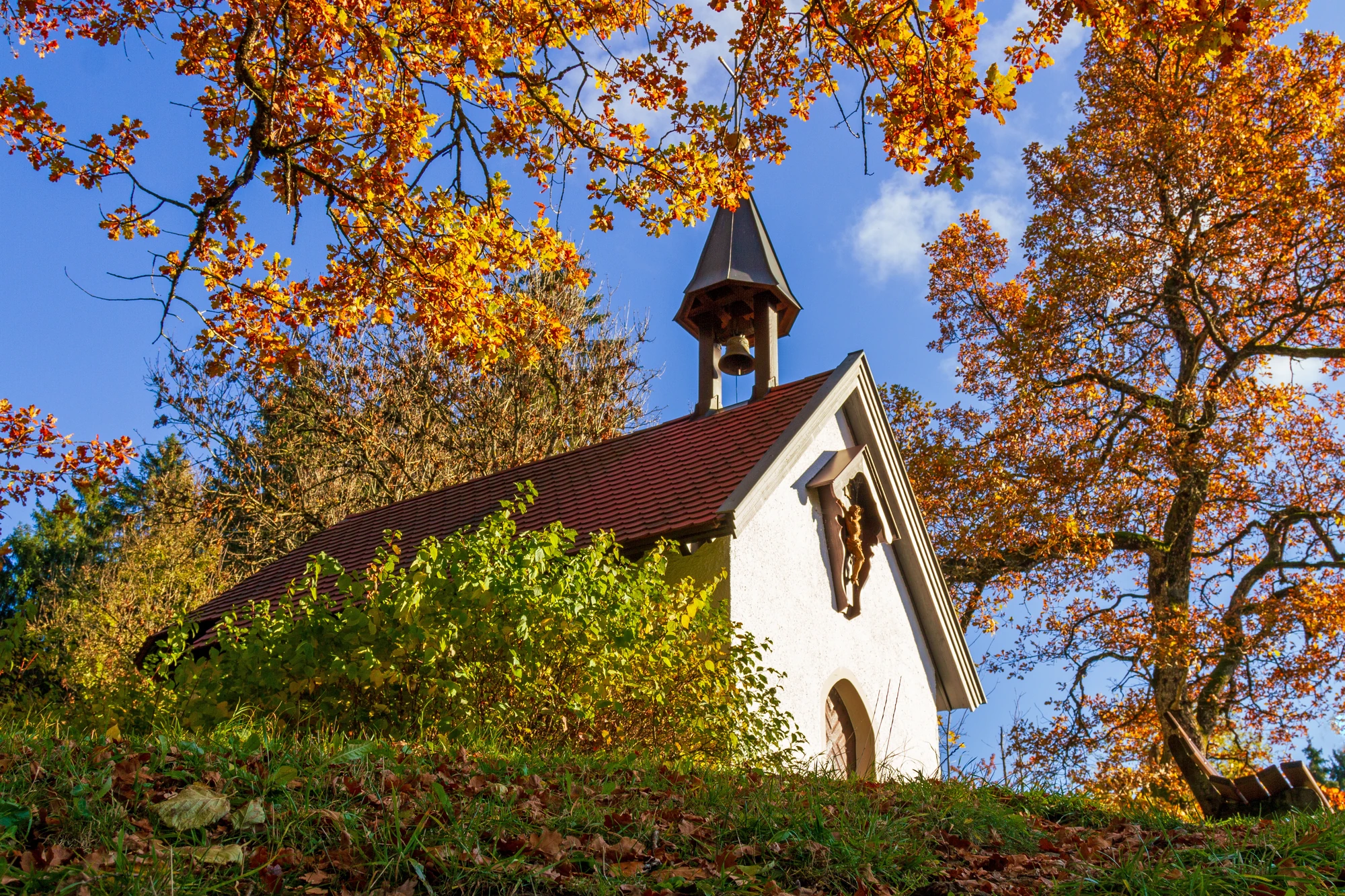 Mariaberg an einem schönen sonnigen Herbsttag.