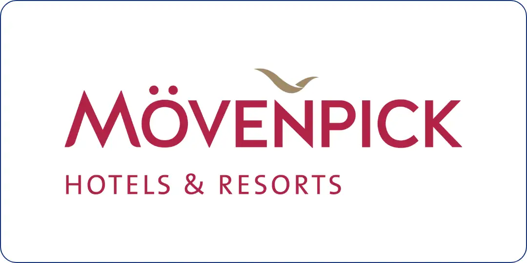 Logo von Mövenpick Hotels & Resorts mit stilisierter Möwe über dem Schriftzug