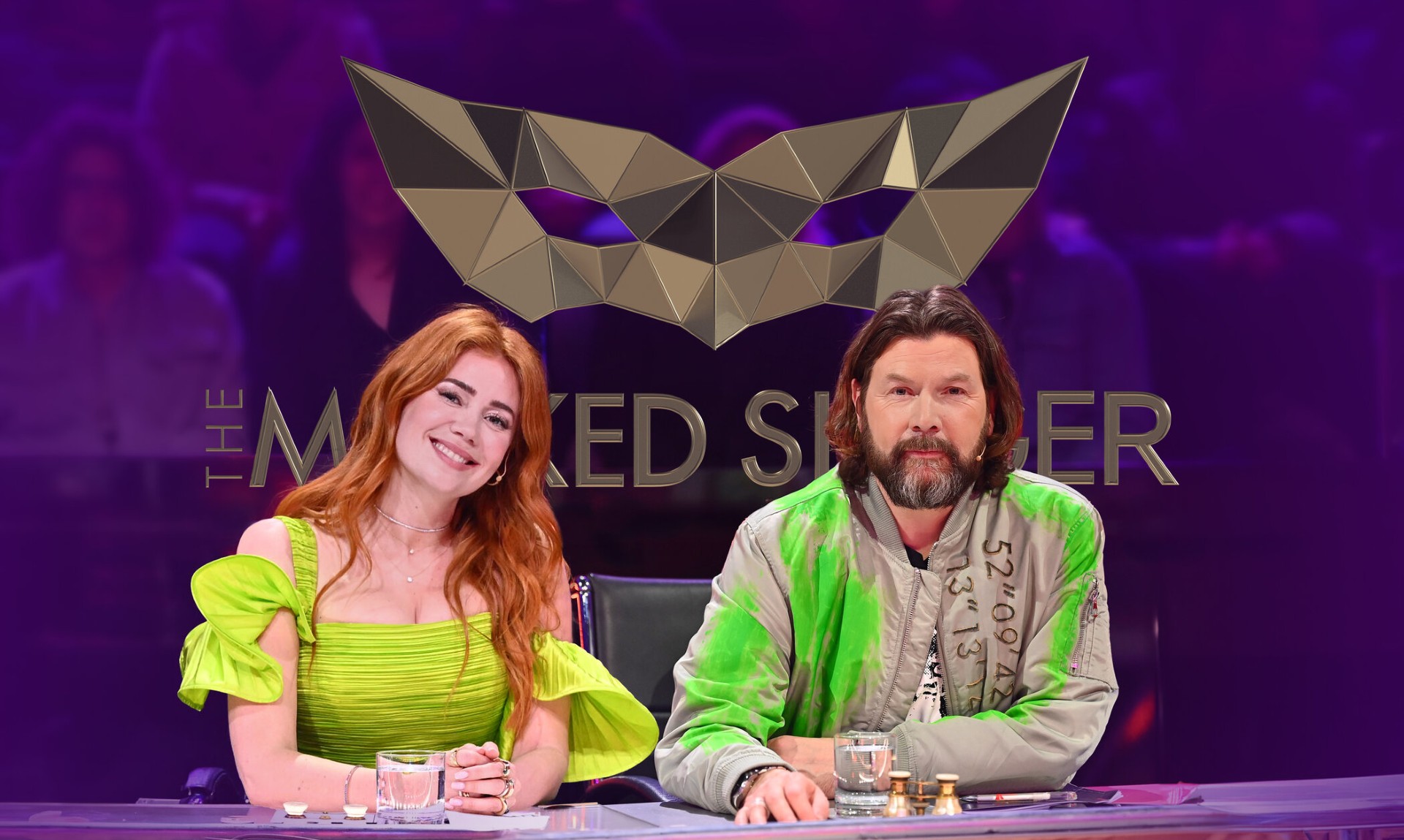 Das Bild zeigt Palina Rojinski und Rea Garvey, die ab Samstag, den 23. November, bei der Show „The Masked Singer“ als Rateteam antreten. Sie werden dabei gegen wöchentlich wechselnde Promi-Duos antreten, um die Identität der maskierten Stars zu enthüllen.