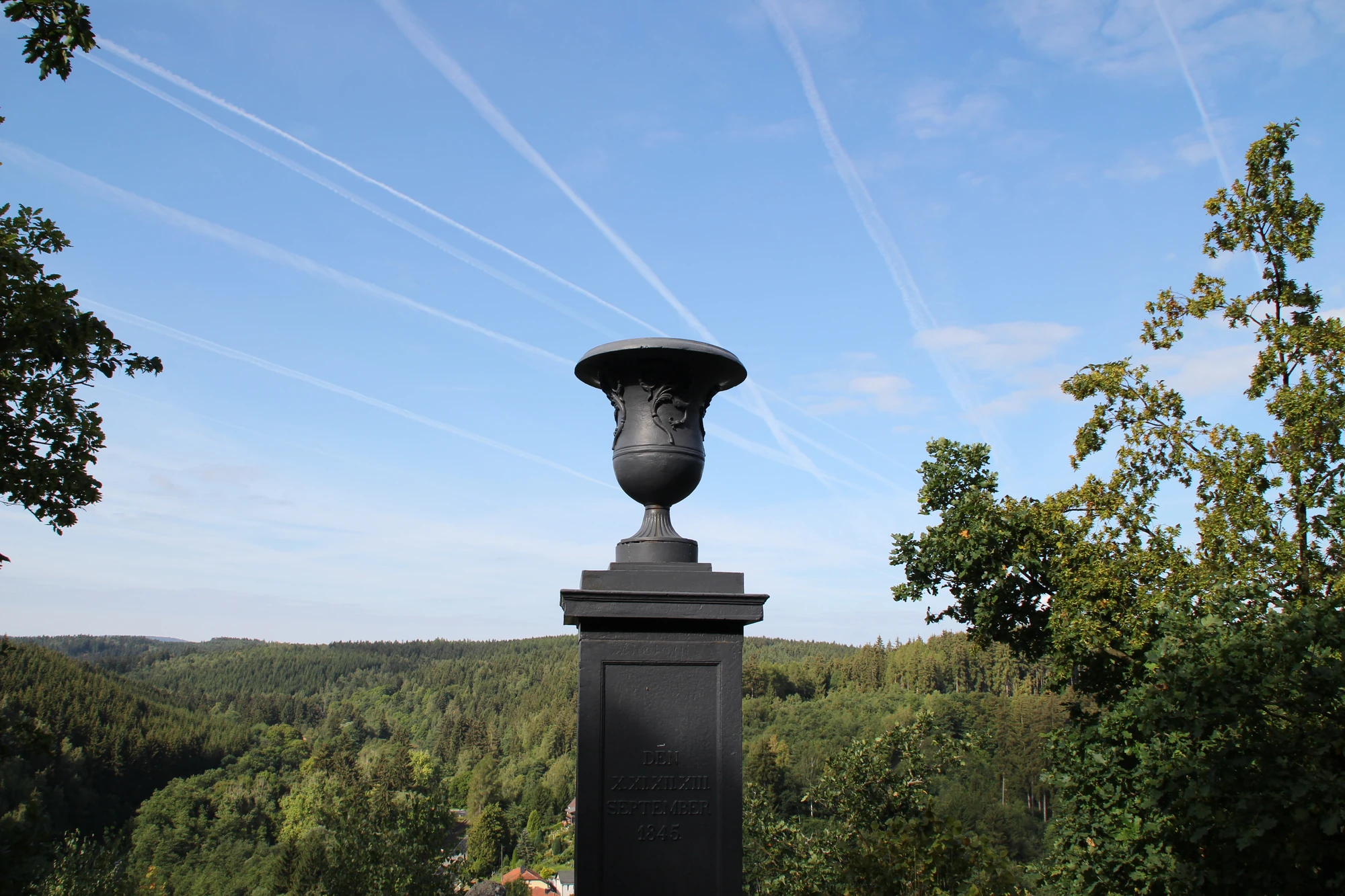 Schönste Wanderungen Harz Die Verlobungsurne in Alexisbad