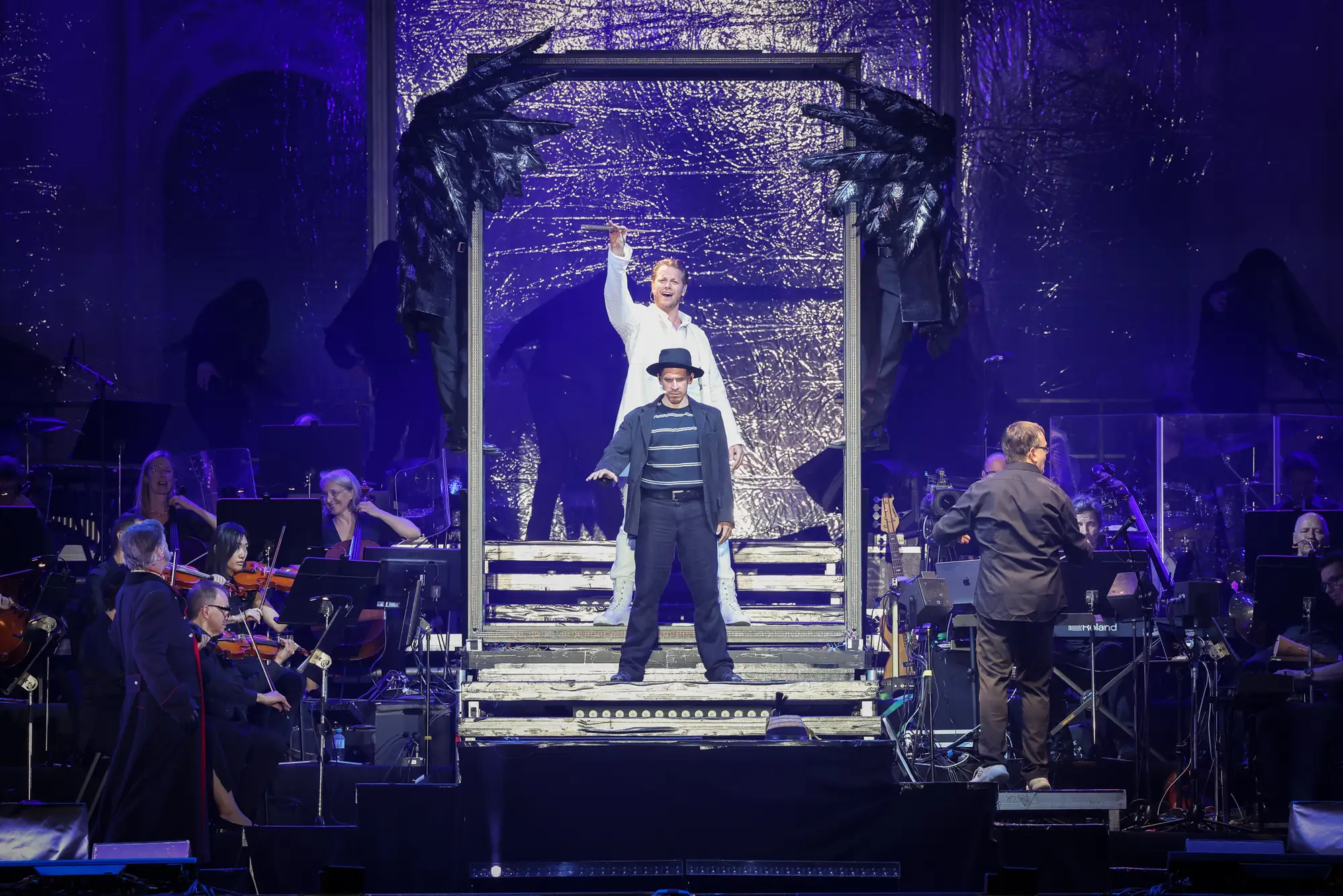 Der Mörder Elisabeths - Luigi Lucheni - steht auf der Bühne