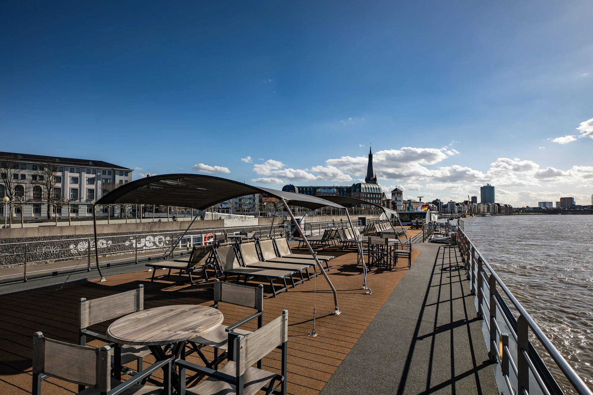 VIVA TIARA_Sundeck (3)