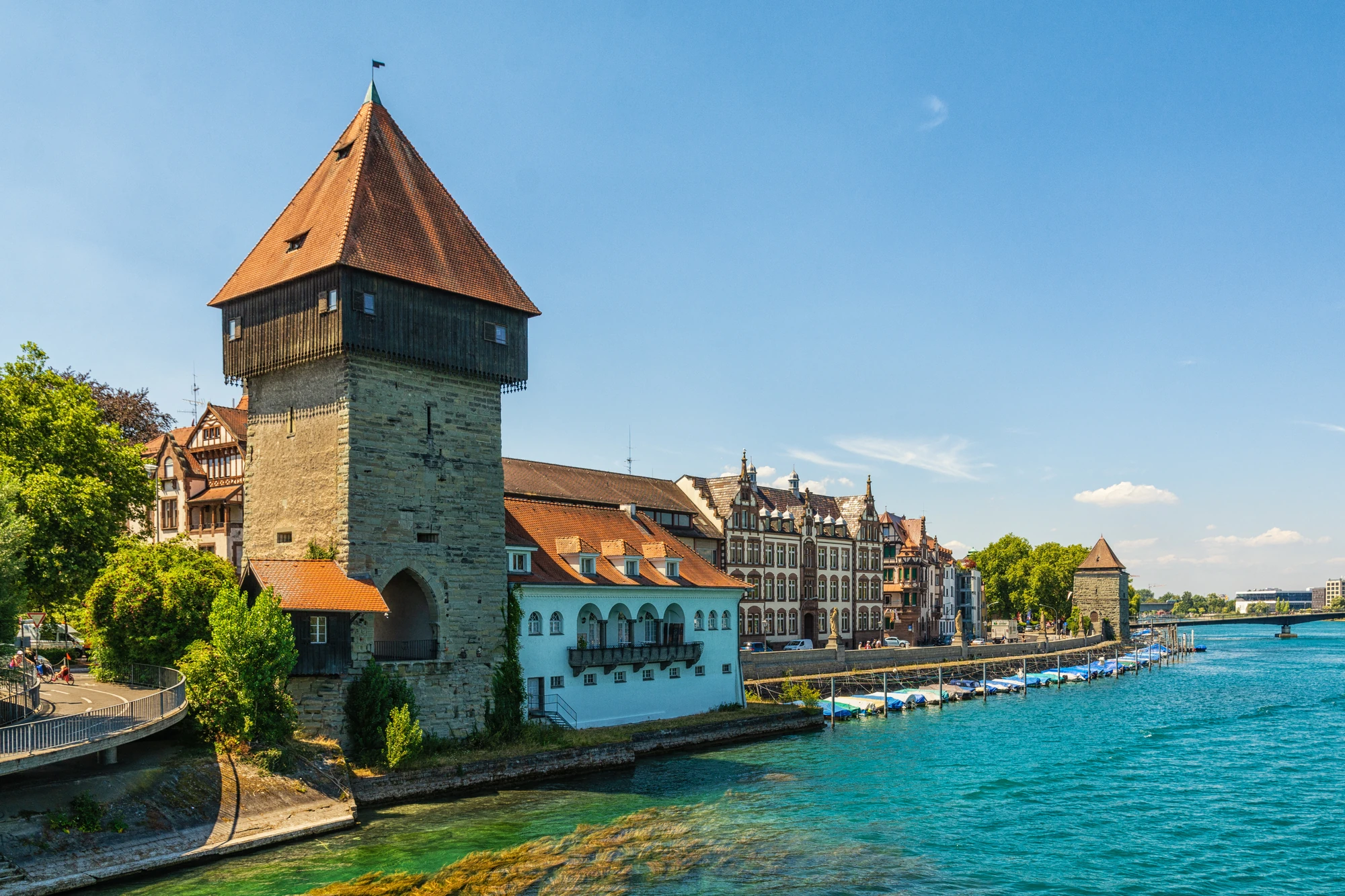 Aktivreise Wanderurlaub Bodensee Der Rheintorturm in Konstanz am Bodensee - aovo