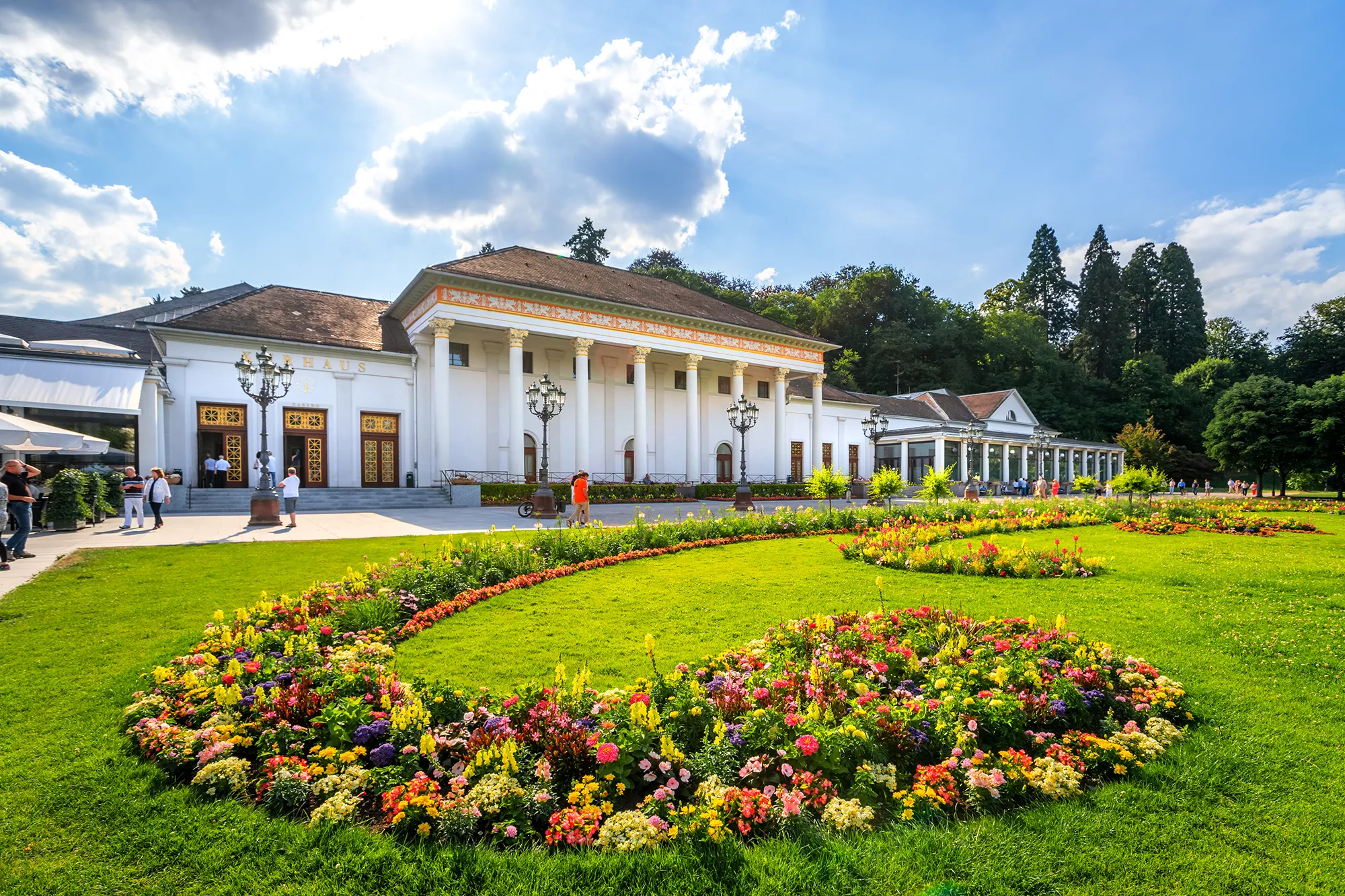 Kurhaus ist Besichtigungsziel für einen Besuch mit Hotel in Baden-Baden