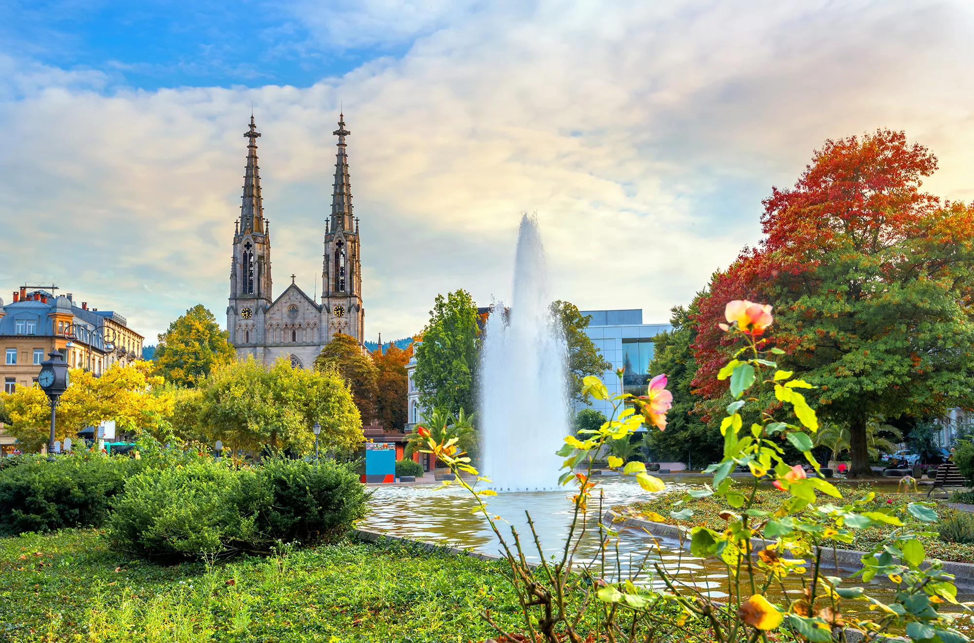 Kathedrale und Springbrunnen für Besuch mit Hotel in Baden-Baden