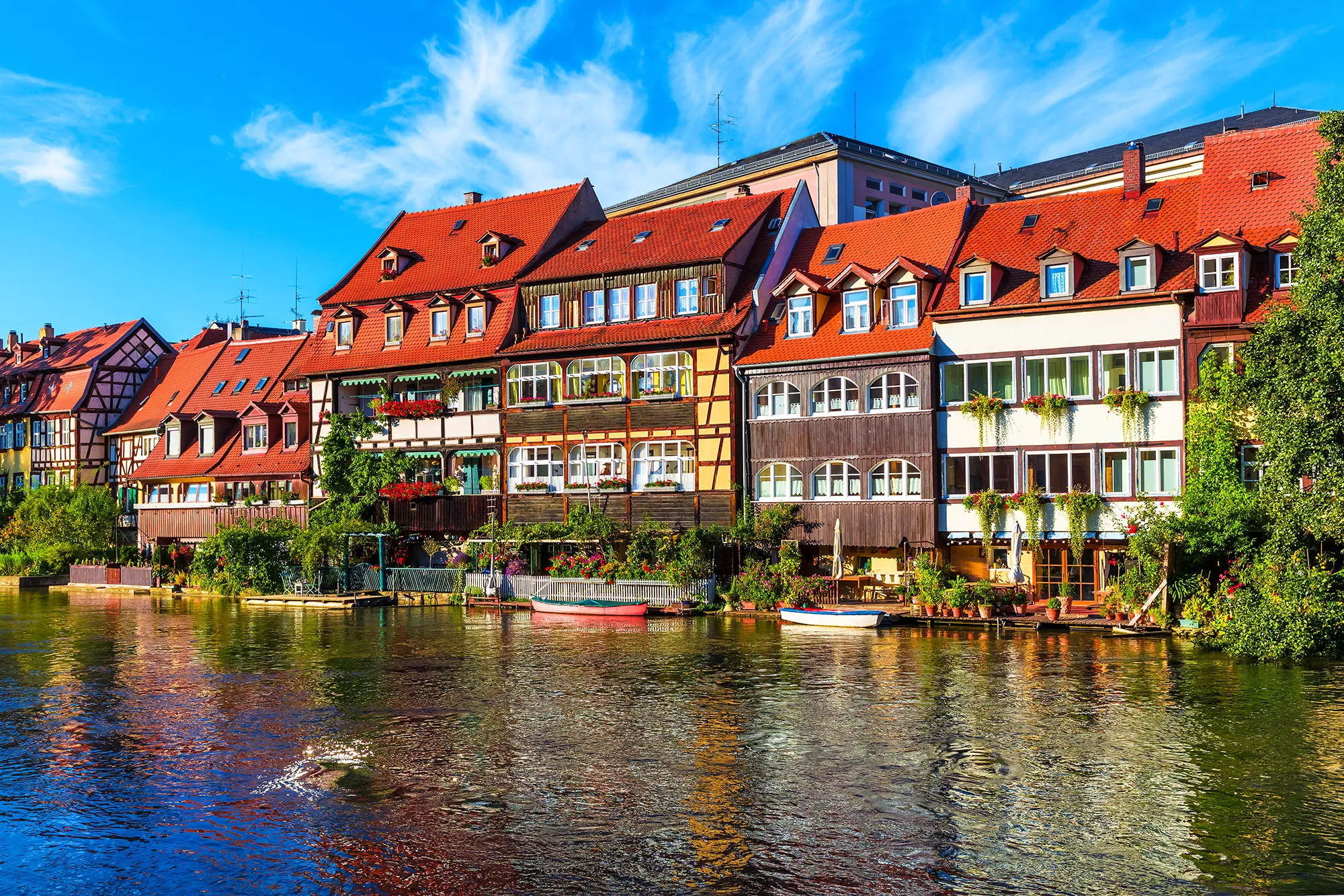 Altstadt in Bamberg mit Fachwerk am Regnitz-Ufer