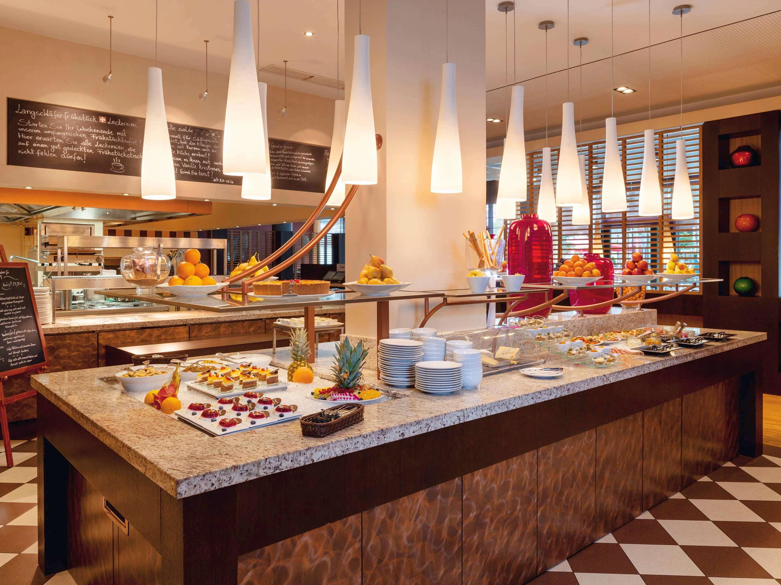 Frühstücksbuffet im Mövenpick Hotel Frankfurt City