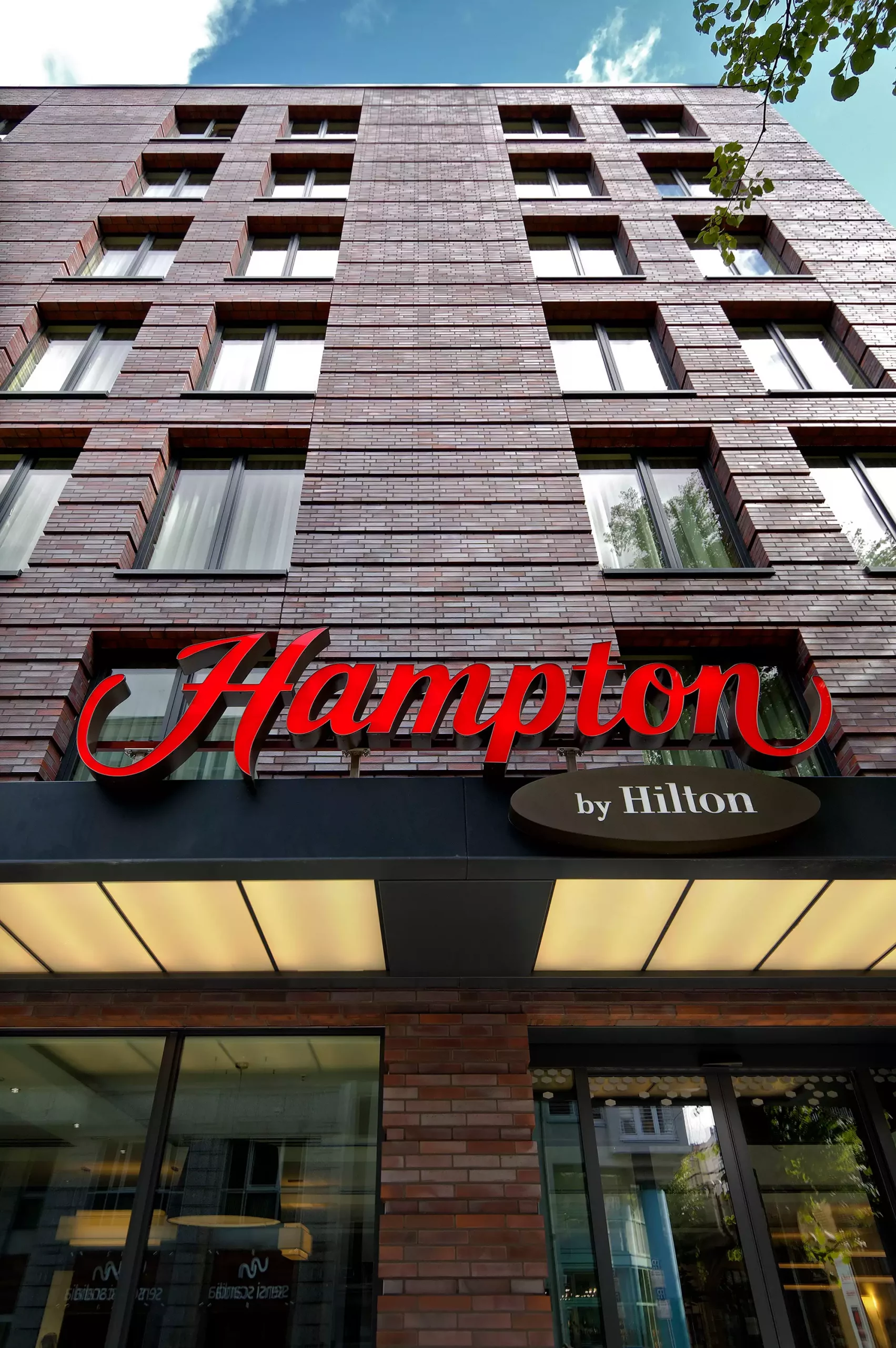 Hampton by Hilton Berlin City West, Eingang