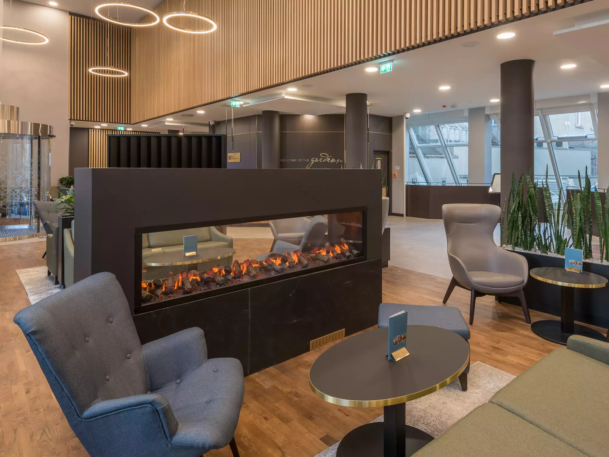 Lobby, Kamin, Hilton Garden Inn Frankfurt City Centre