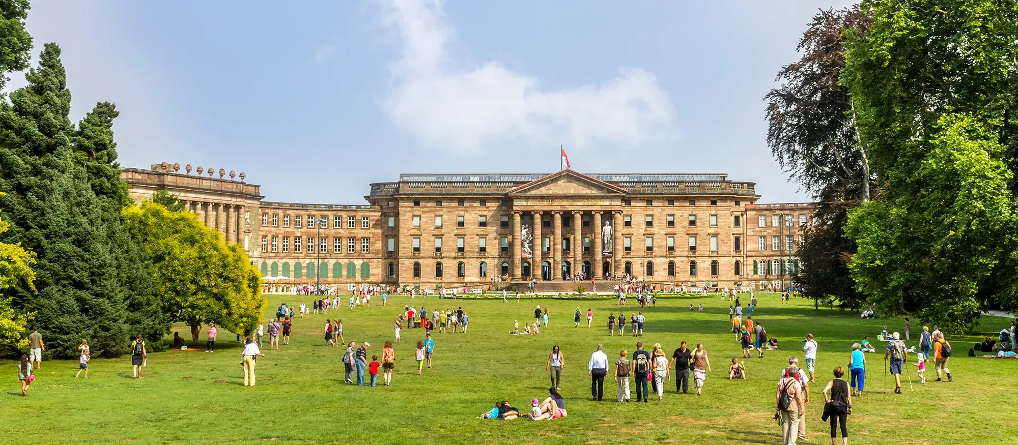 Schlosspark mit Schloss Wilhelmshöhe in Kassel