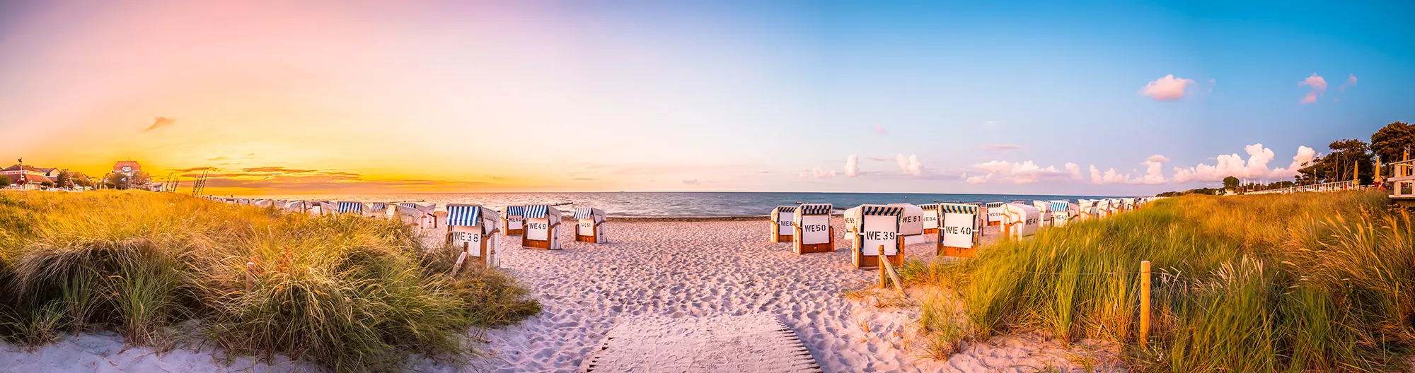 Ostseeküste, Strand mit Strandkörben