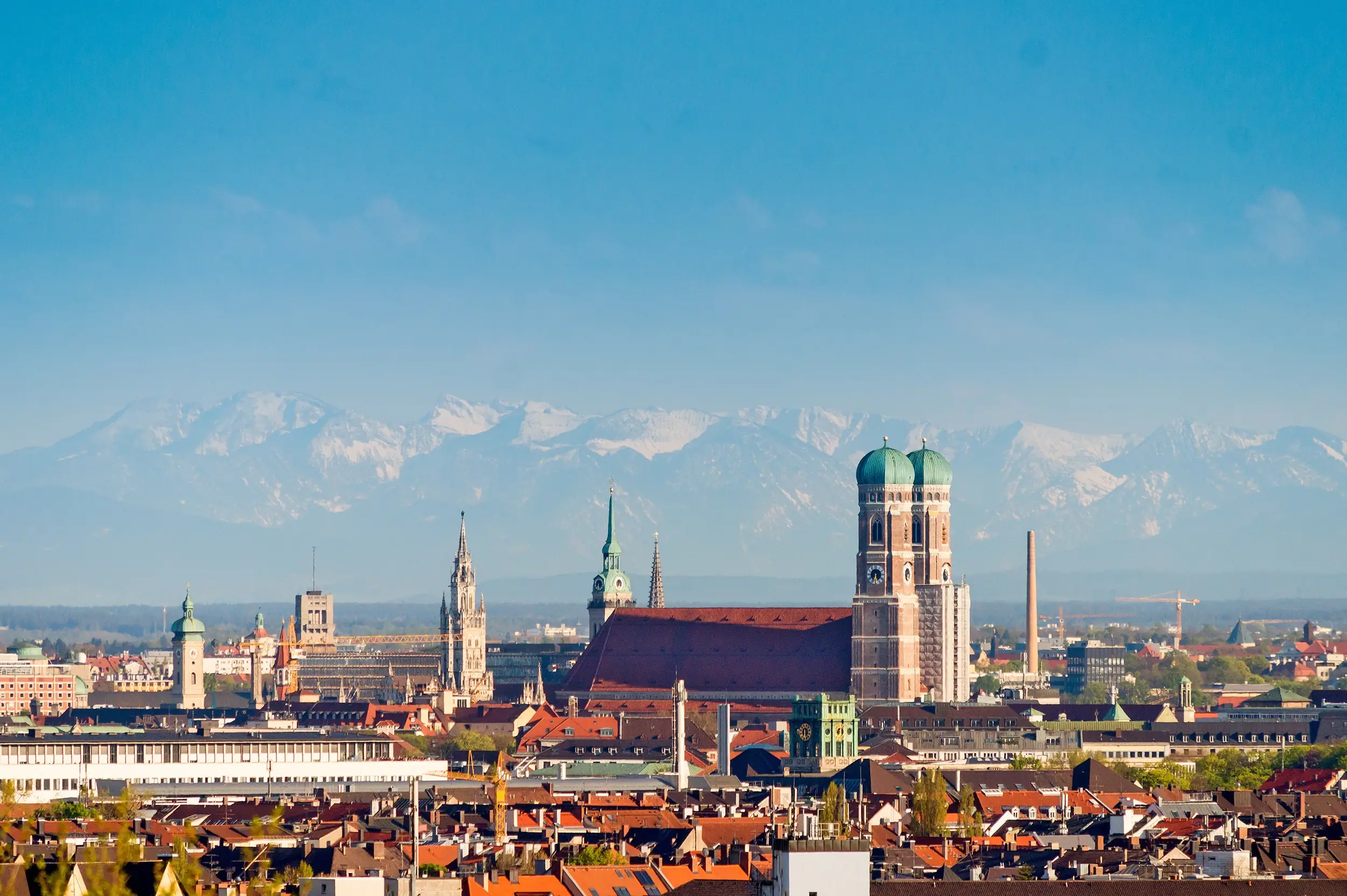 München Frauenkirche und Alpenpanorama