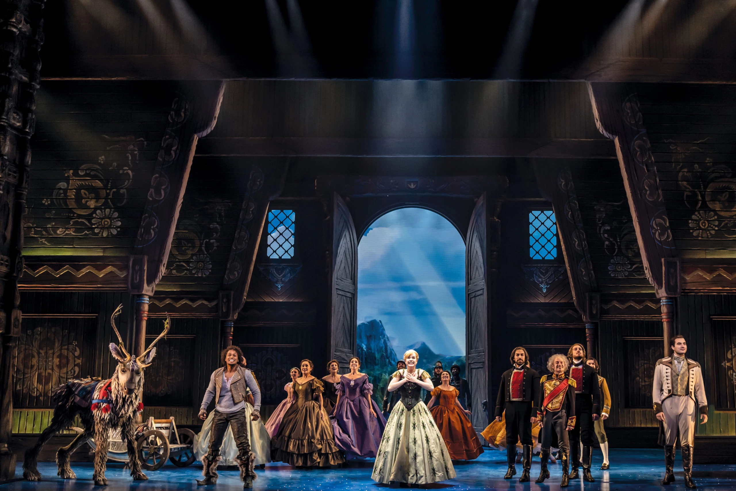 Musical Disneys Die Eiskönigin in Hamburg – Szene mit Anna zum Lied