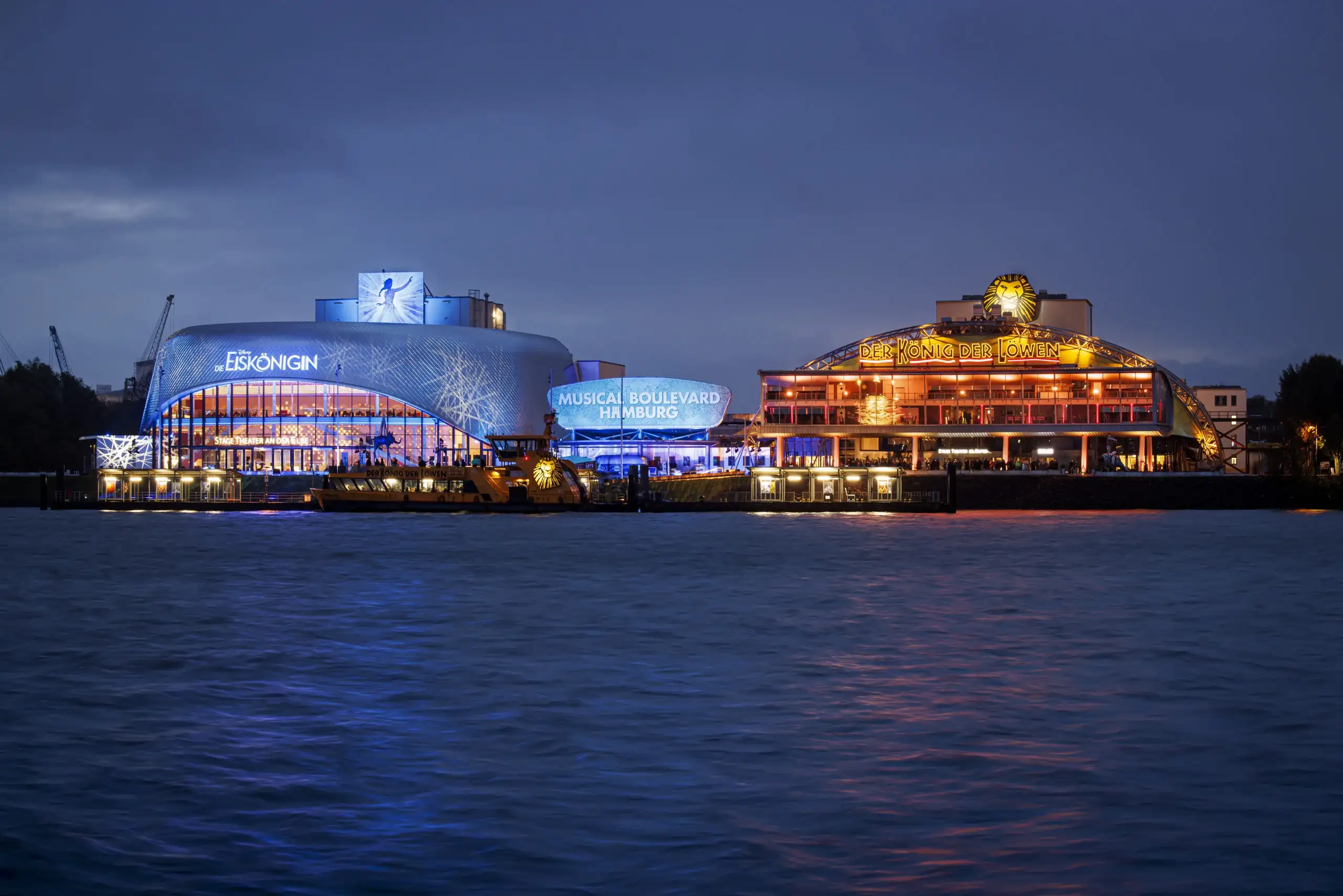 Musical Theater Die Eiskönigin und König der Löwen im Hamburger Hafen