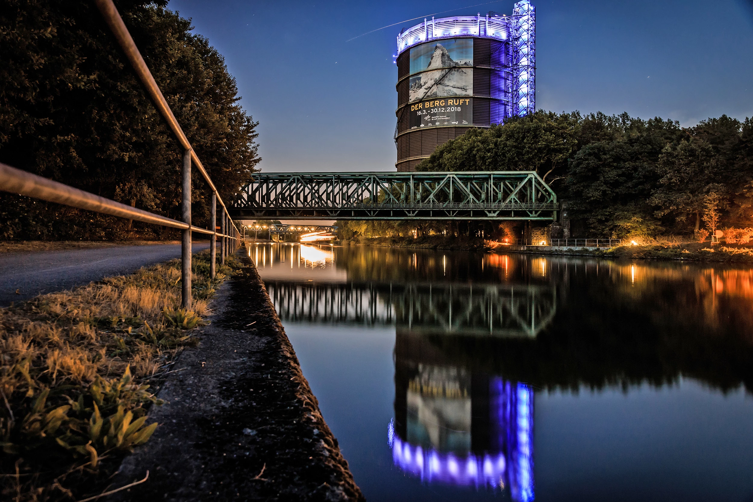 Gasometer Oberhausen in der Nacht