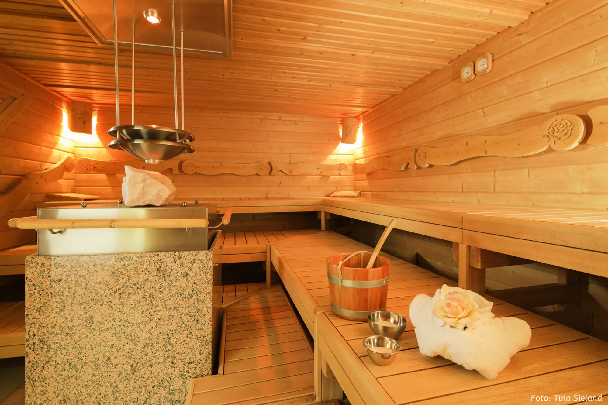 Sauna mit Aufguss Eimer im Sante Royale Hotel Bad Langensalza