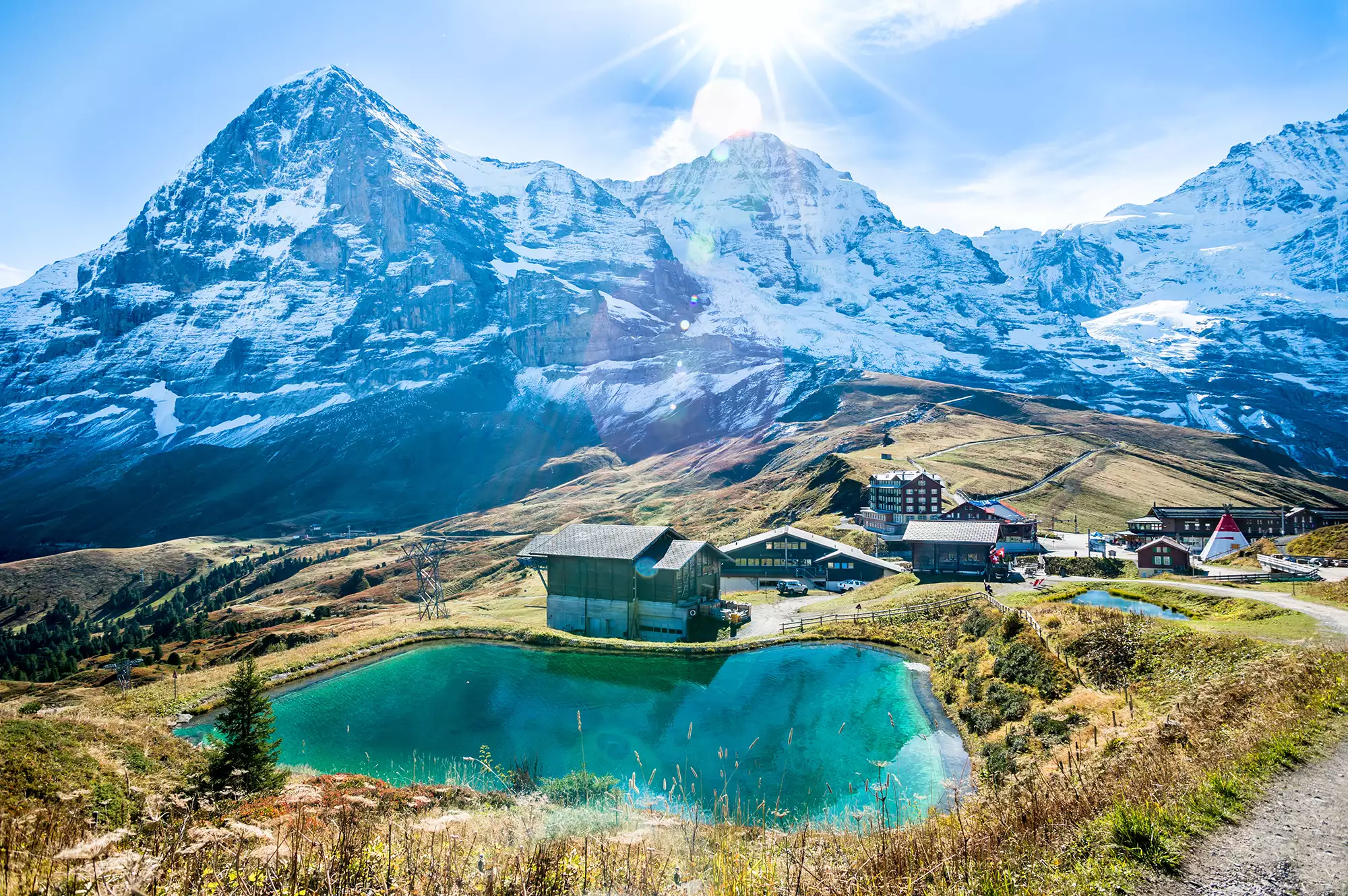 Blick auf Jungfraujoch im Berner Oberland in der Schweiz in der Morgensonne