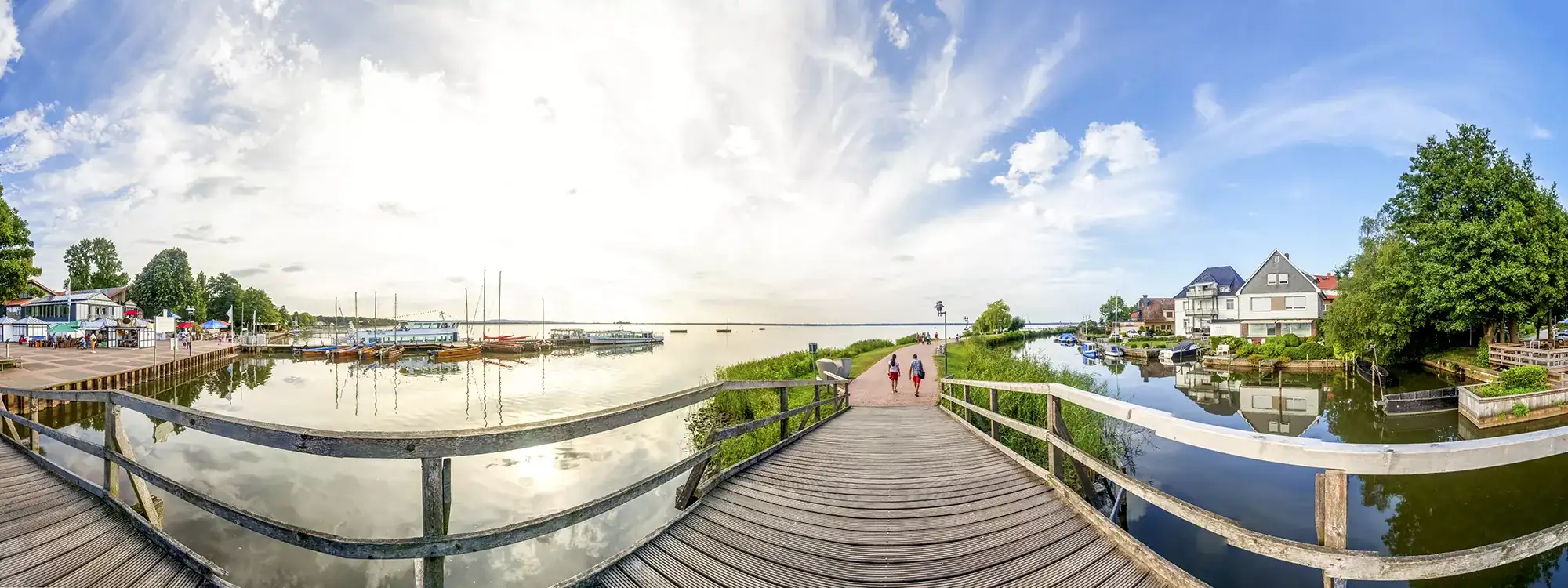 Steinhude mit Blick auf das Steinhuder Meer im Sonnenuntergang