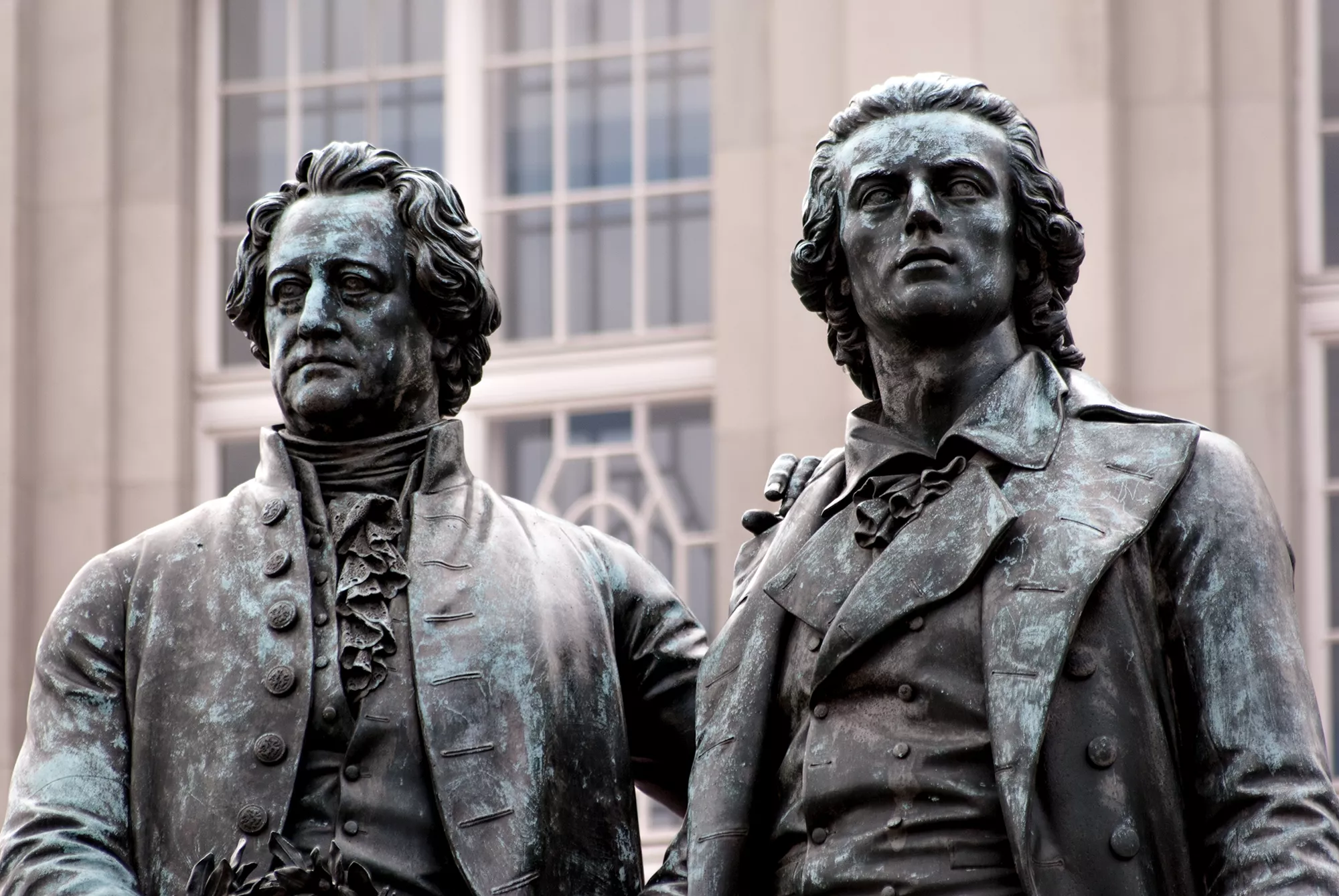 Goethe und Schiller Denkmal, Nahaufnahme