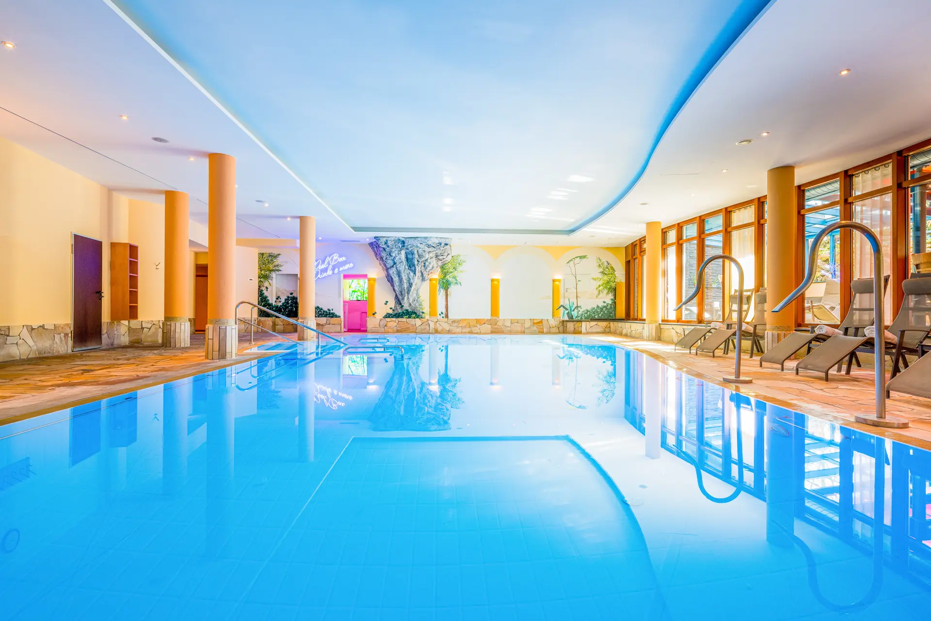 Schwimmbad des Vitus SPA im Best Western Plus Kurhotel an der Obermaintherme