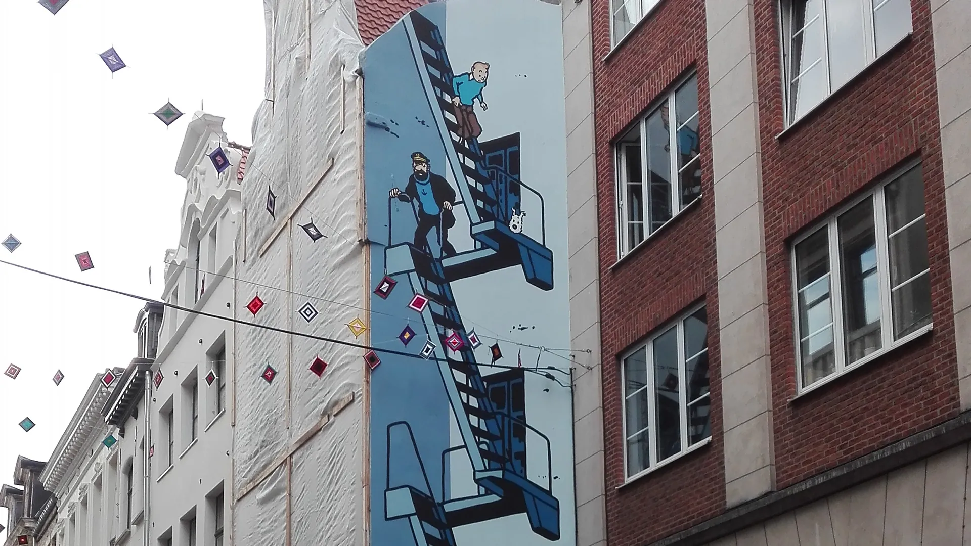 Tim und Struppi Comicwandbild an Häuserfassade in Brüssel