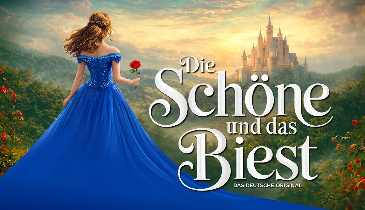 Frau in blauem Ballkleid hält rote Rose vor Schloss in Abenddämmerung mit Schriftzug 'Die Schöne und das Biest'