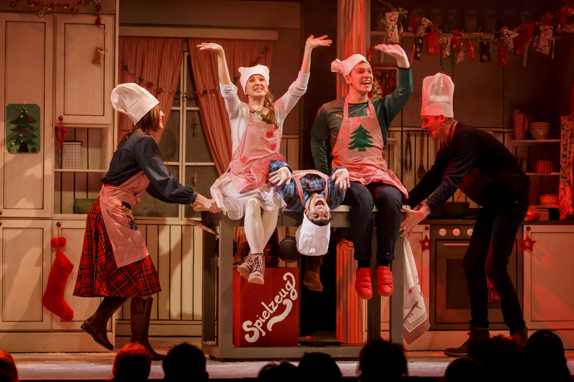 Weihnachtsbäckerei Musical, Premiere (Schmidts Tivoli Cast)